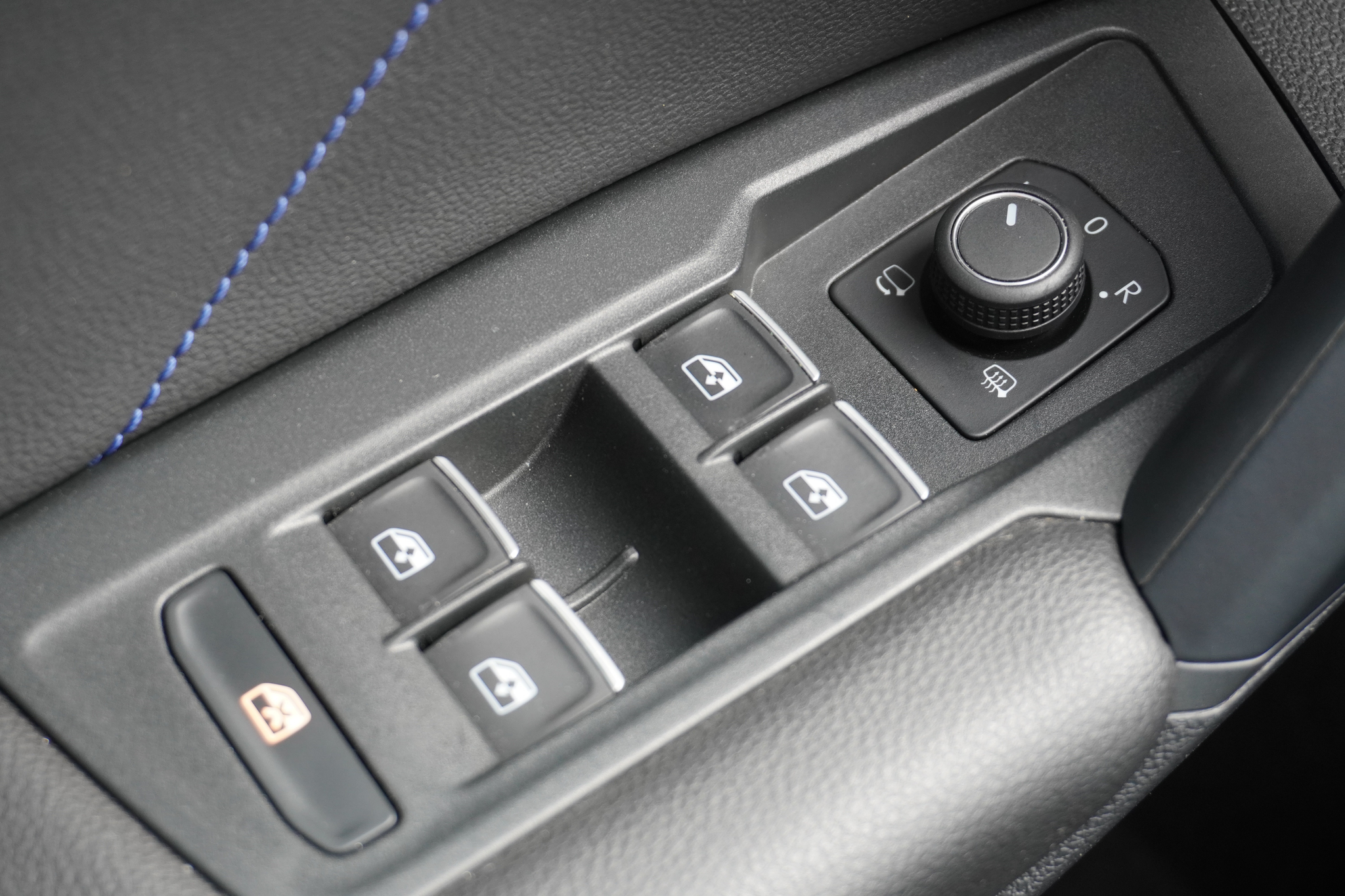 listing desktop thumbnail image 28