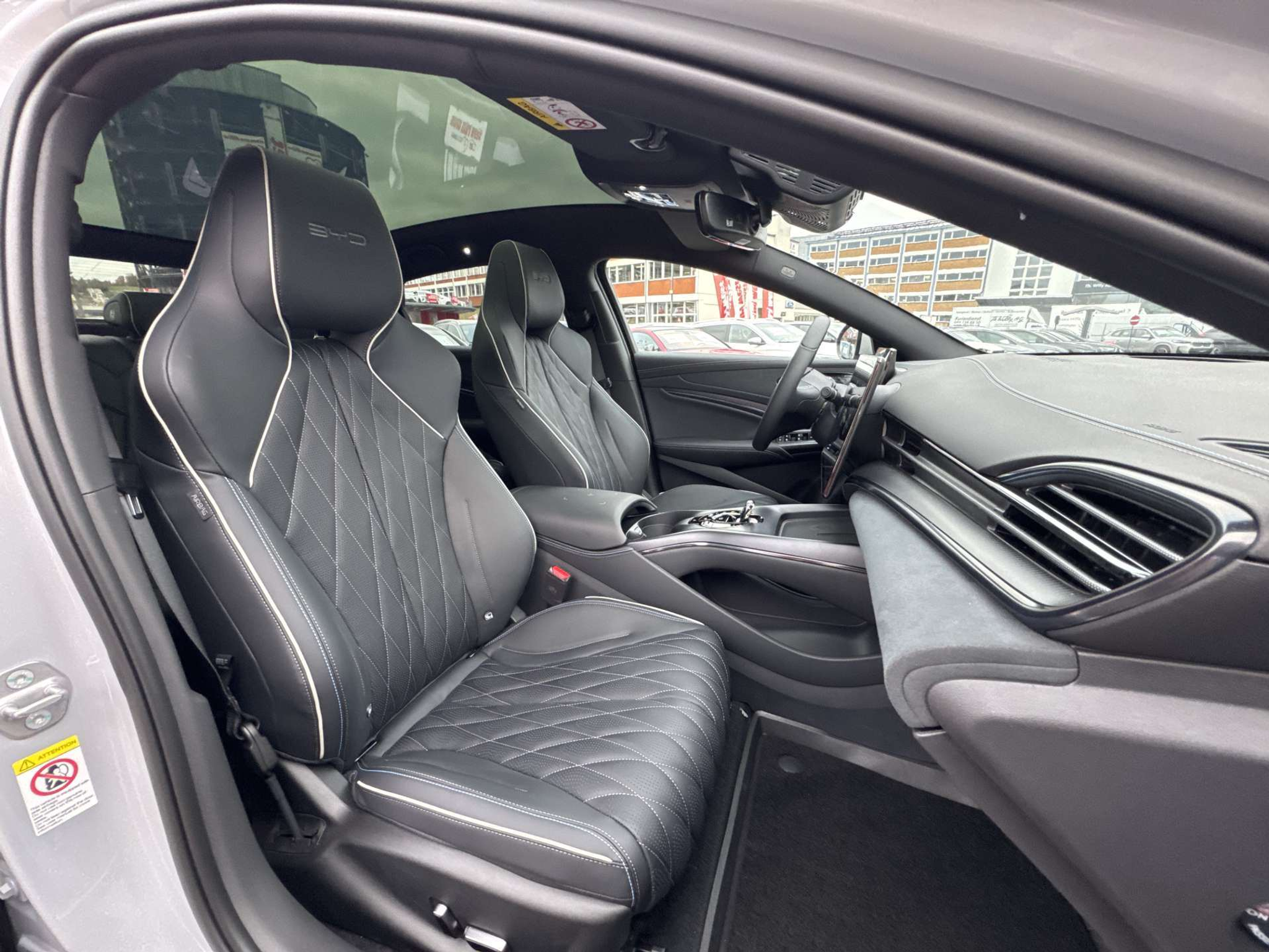 listing desktop thumbnail image 12