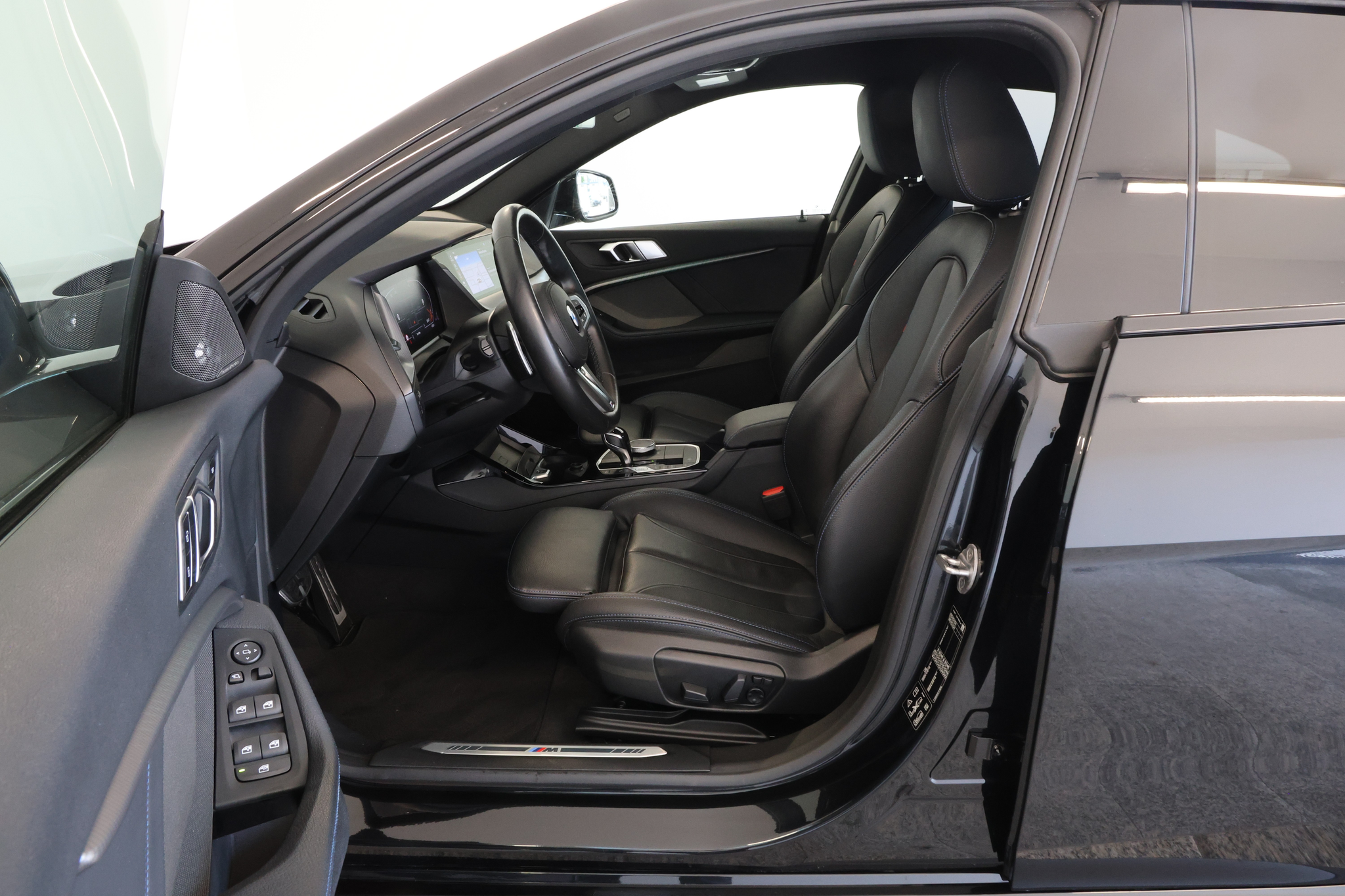 listing desktop thumbnail image 5