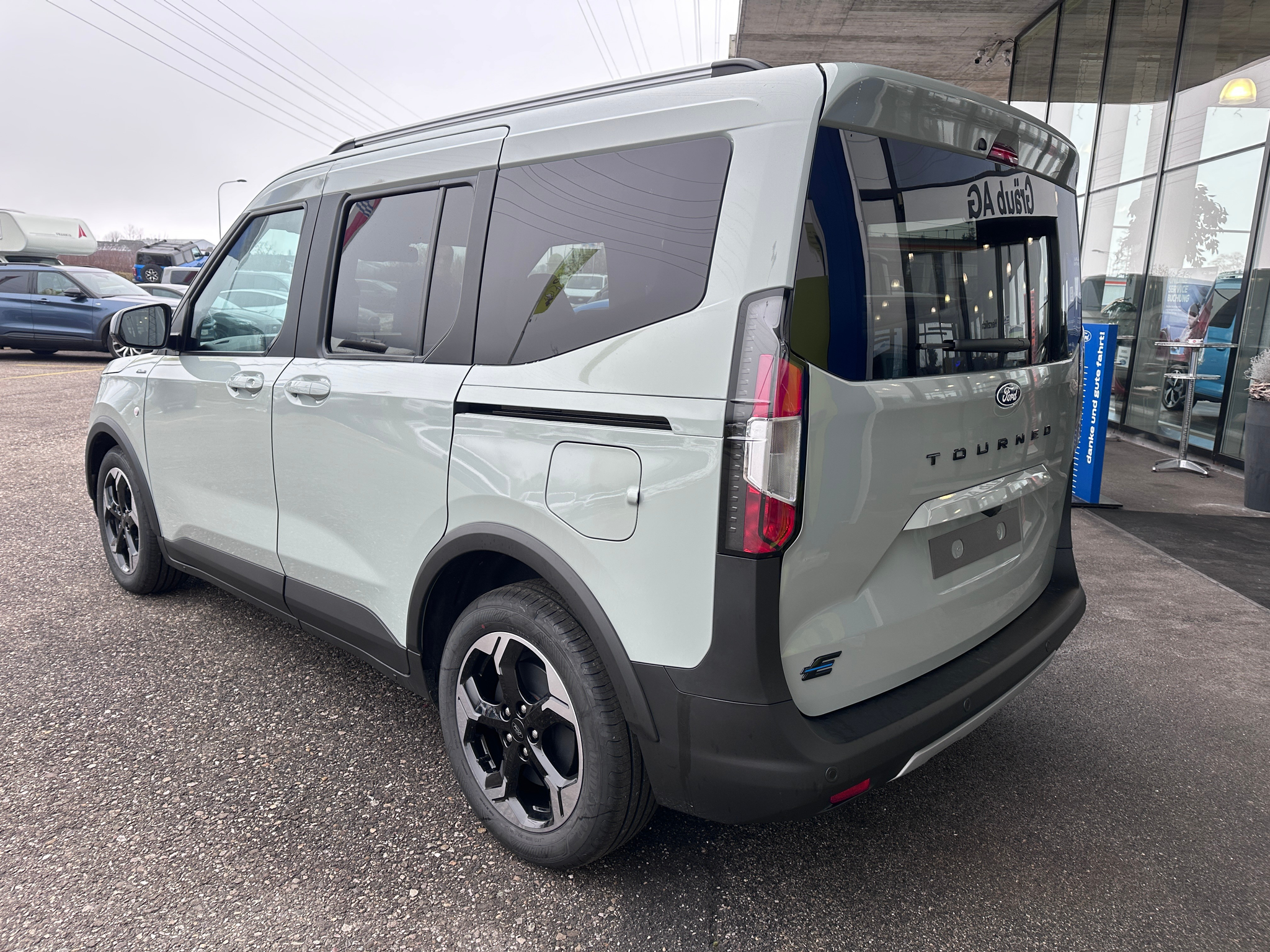 listing desktop thumbnail image 4