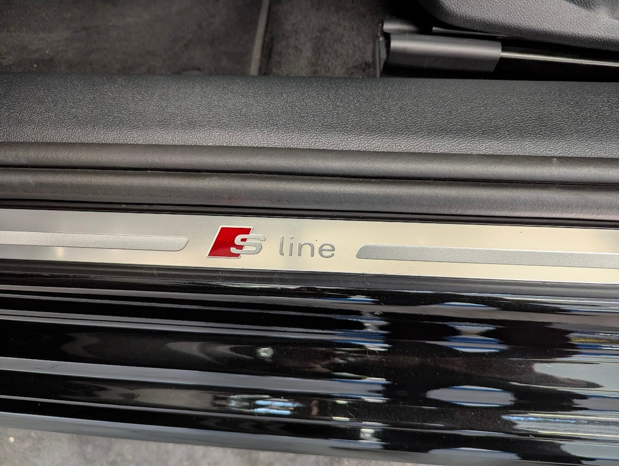 listing desktop thumbnail image 4