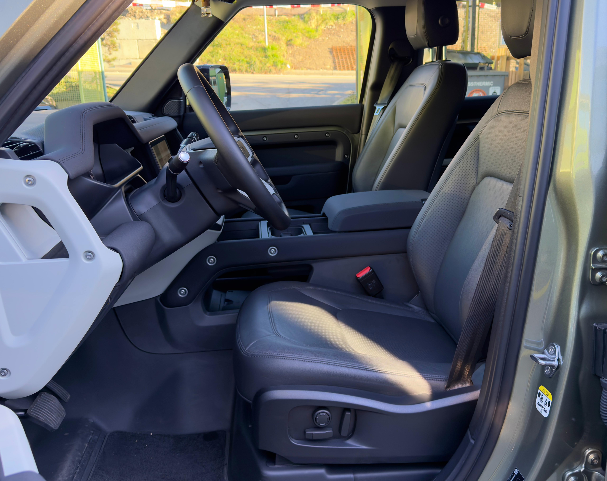 listing desktop thumbnail image 12