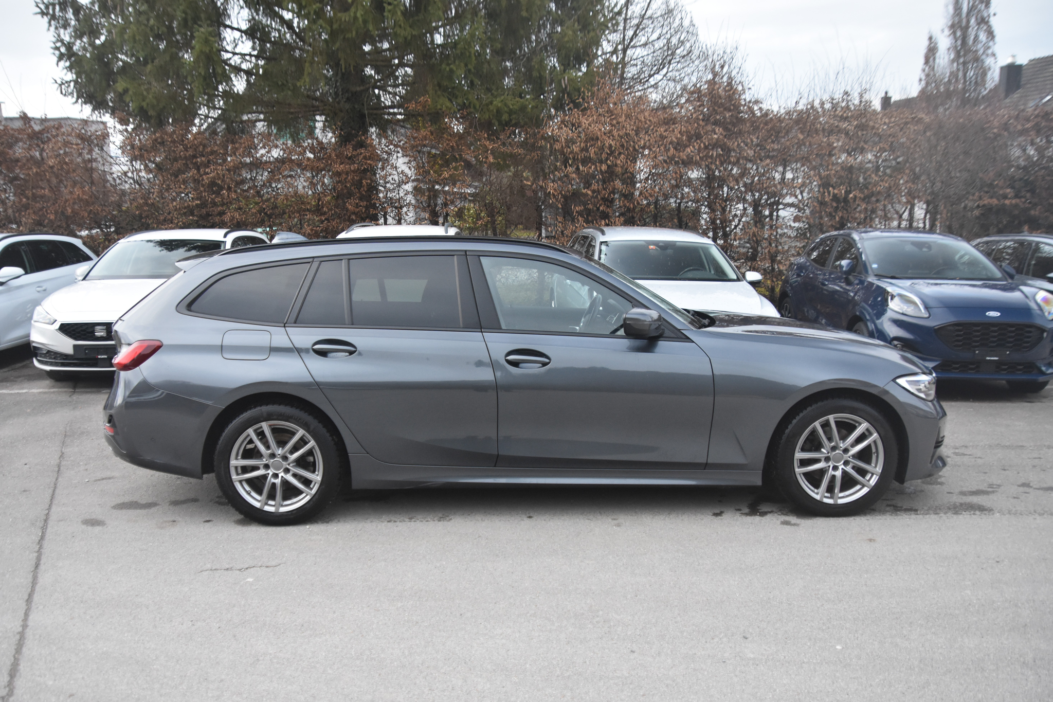 listing desktop thumbnail image 3