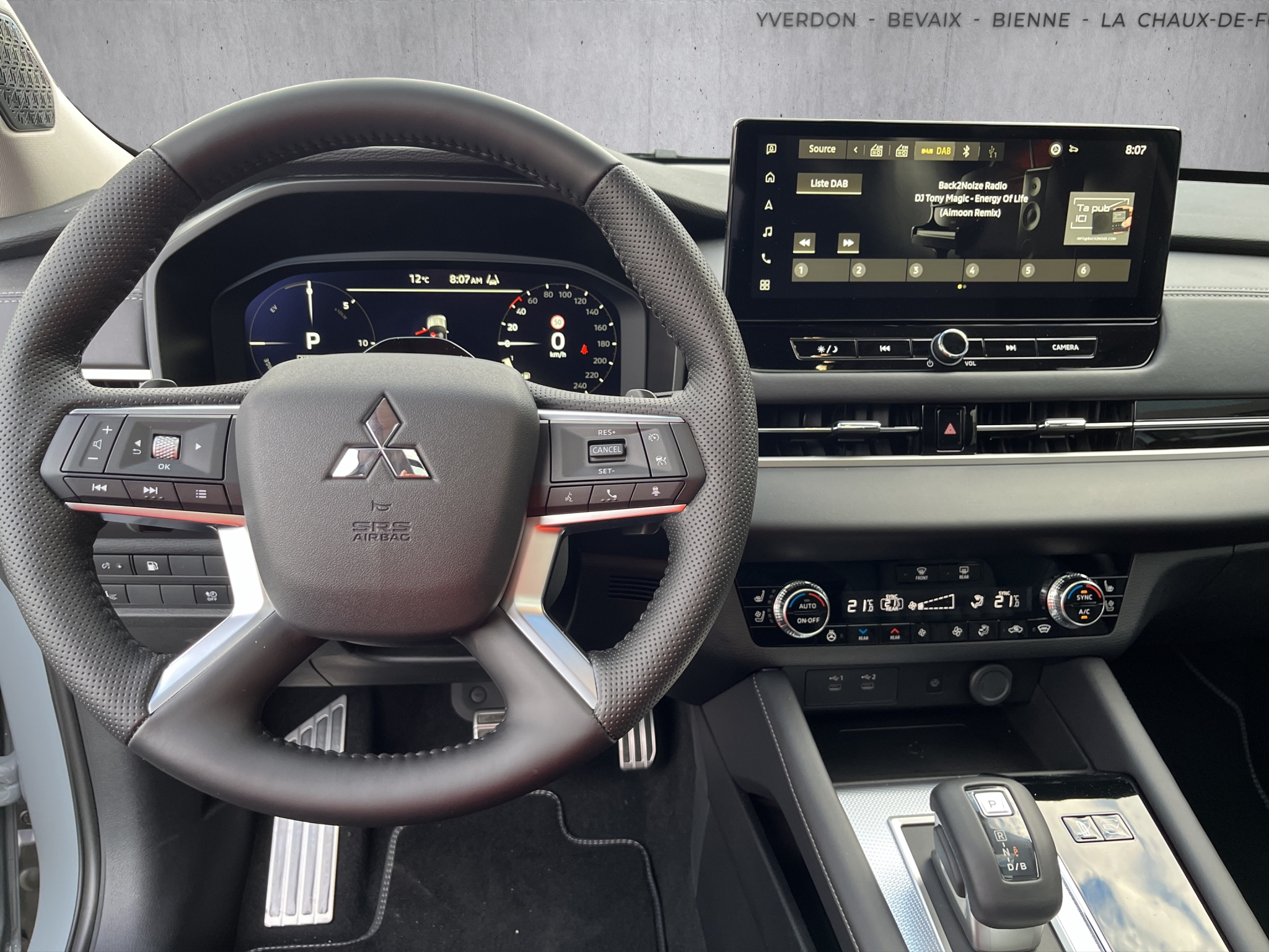 listing desktop thumbnail image 8