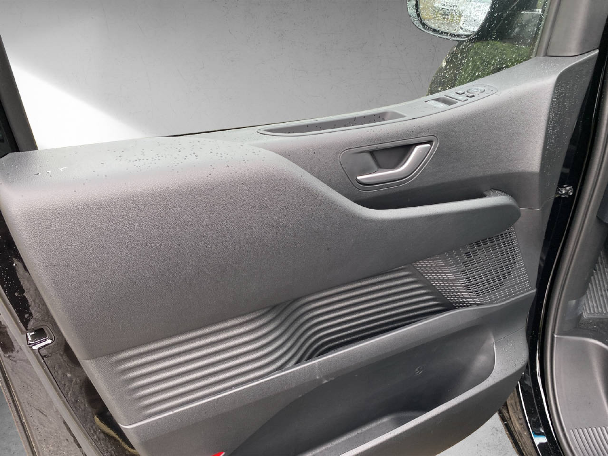 listing desktop thumbnail image 10