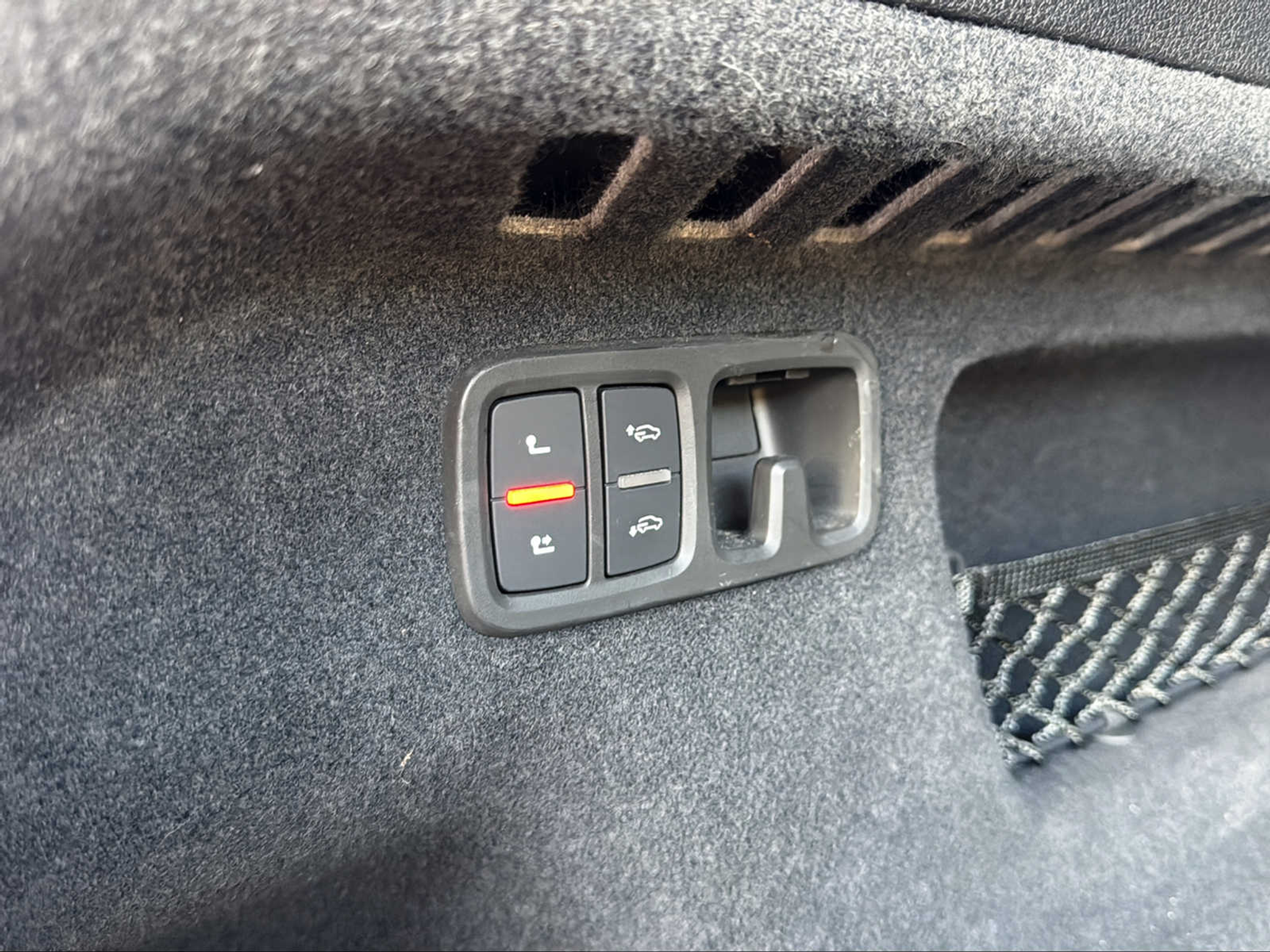 listing desktop thumbnail image 18