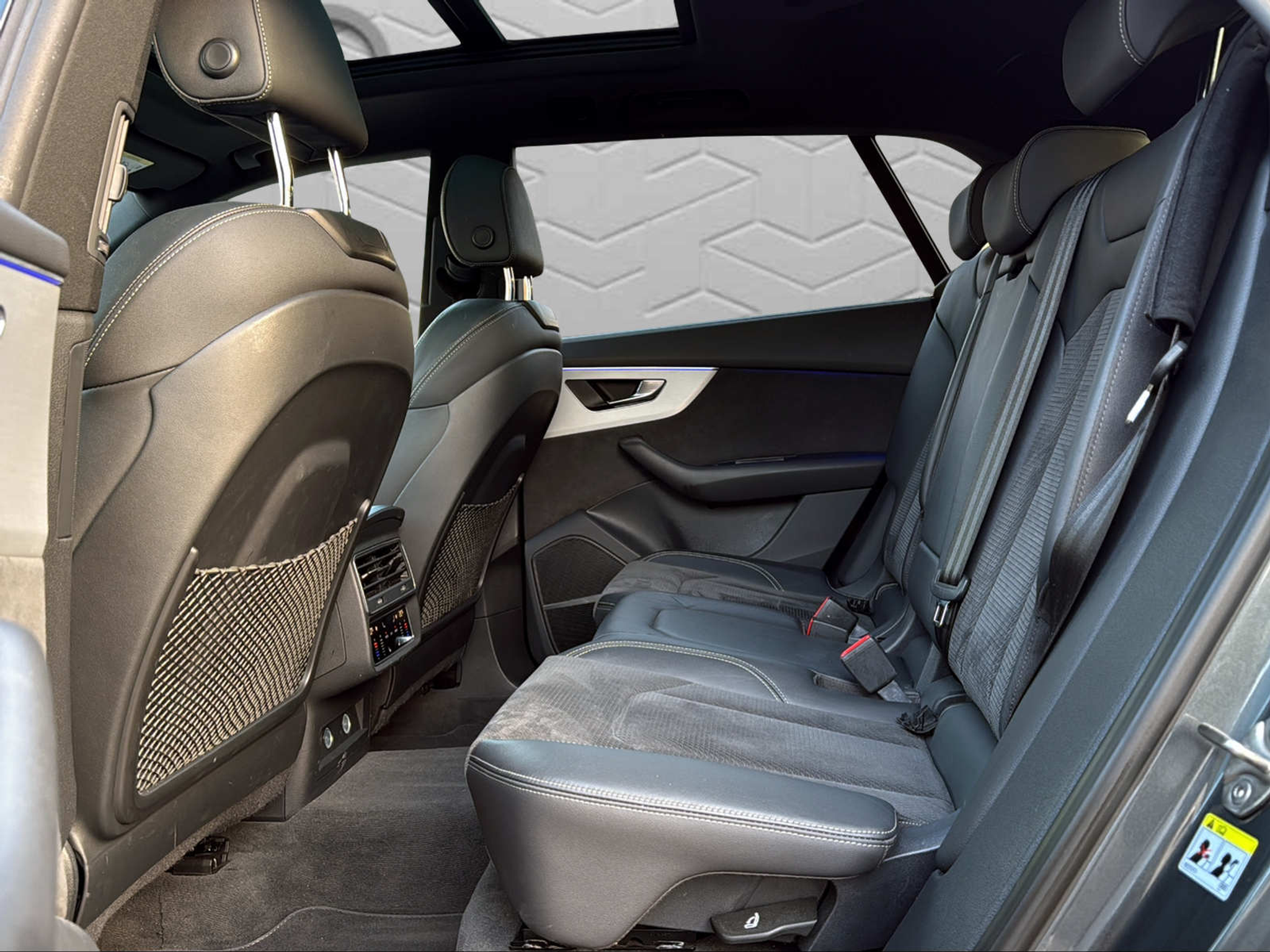 listing desktop thumbnail image 15