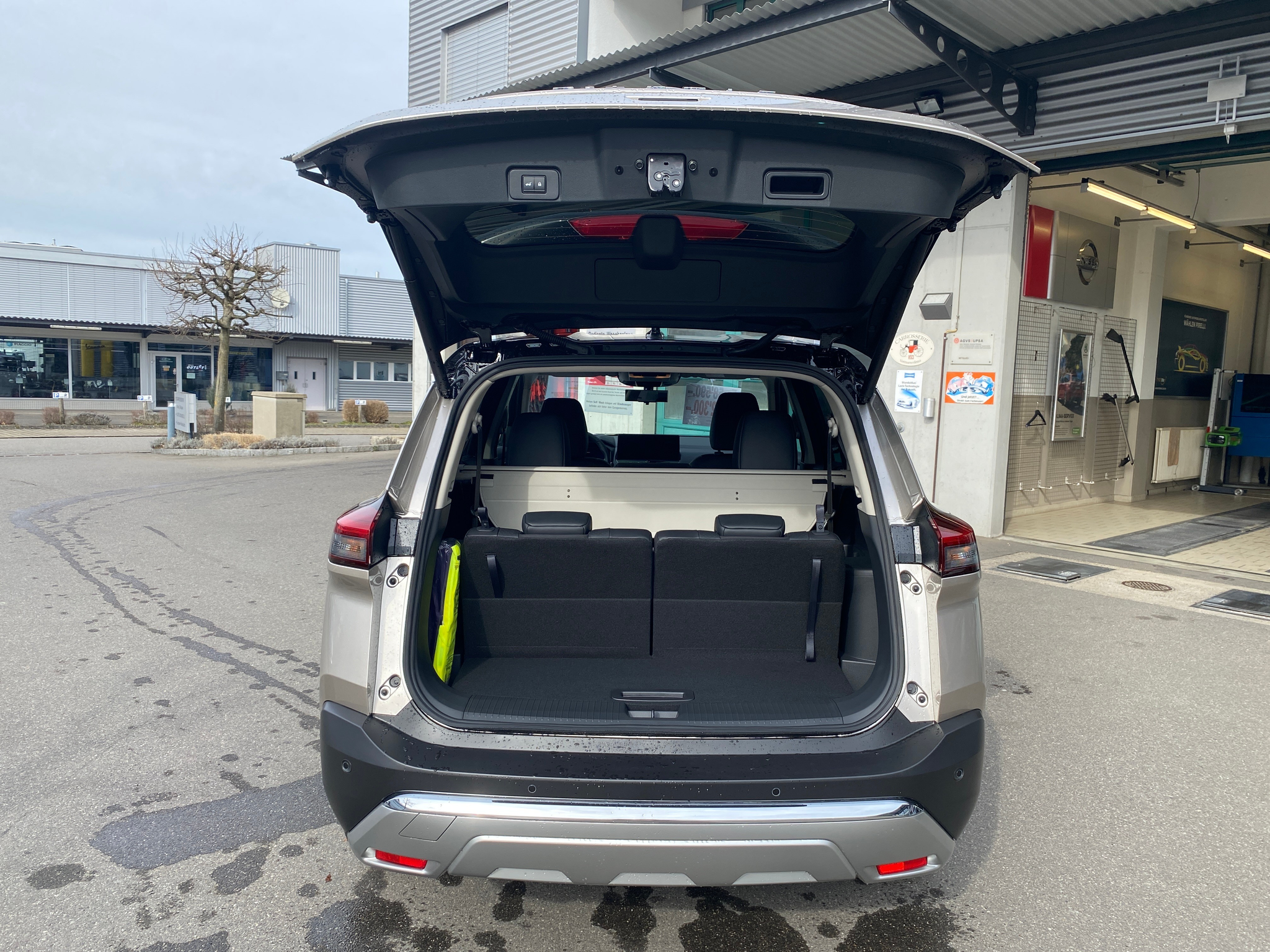 listing desktop thumbnail image 16