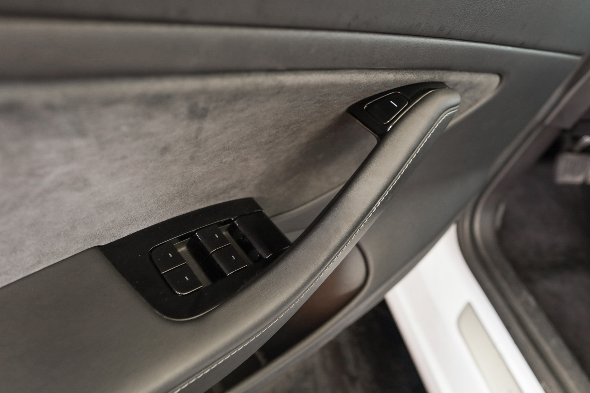 listing desktop thumbnail image 8