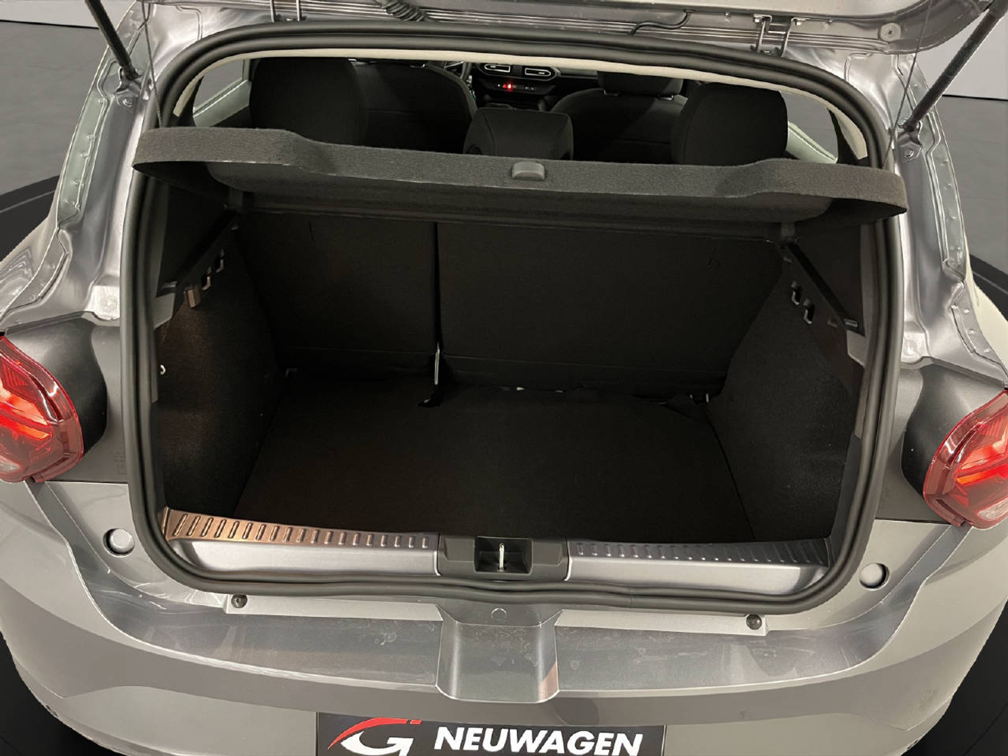 listing desktop thumbnail image 12