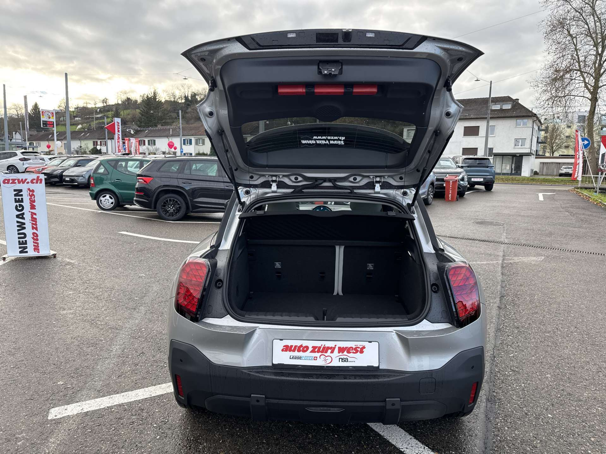 listing desktop thumbnail image 6