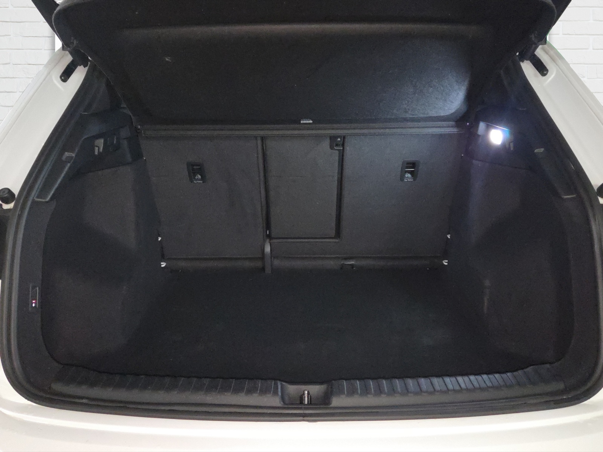 listing desktop thumbnail image 9