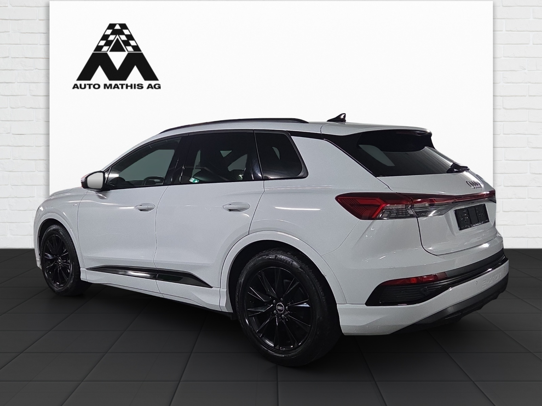 listing desktop thumbnail image 3