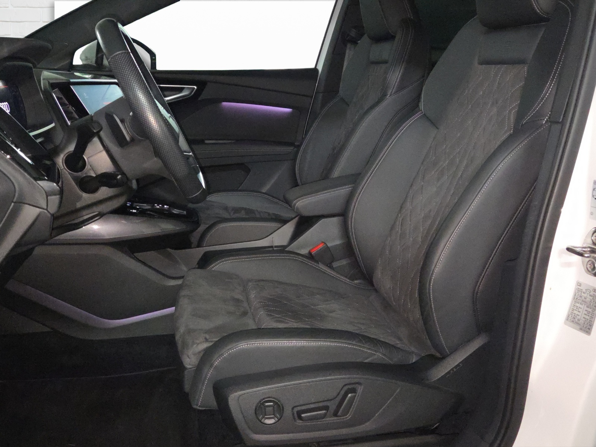 listing desktop thumbnail image 7