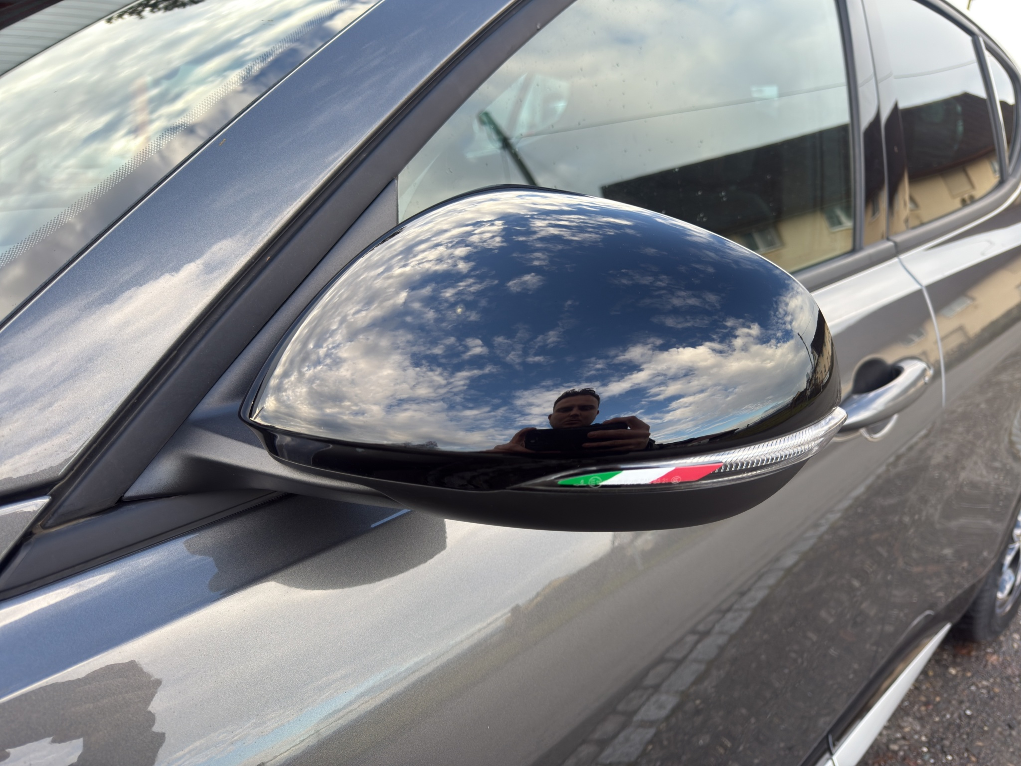 listing desktop thumbnail image 22