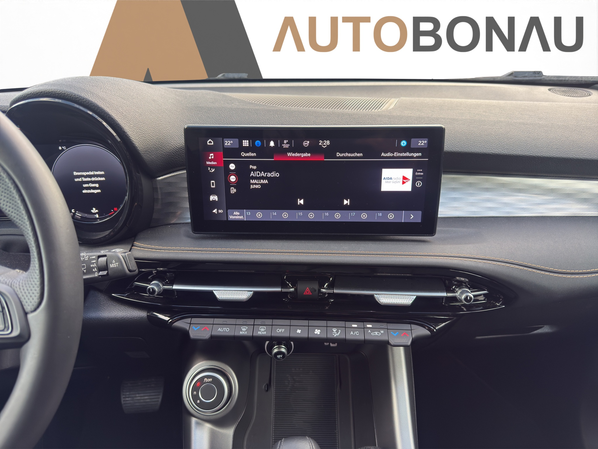 listing desktop thumbnail image 16