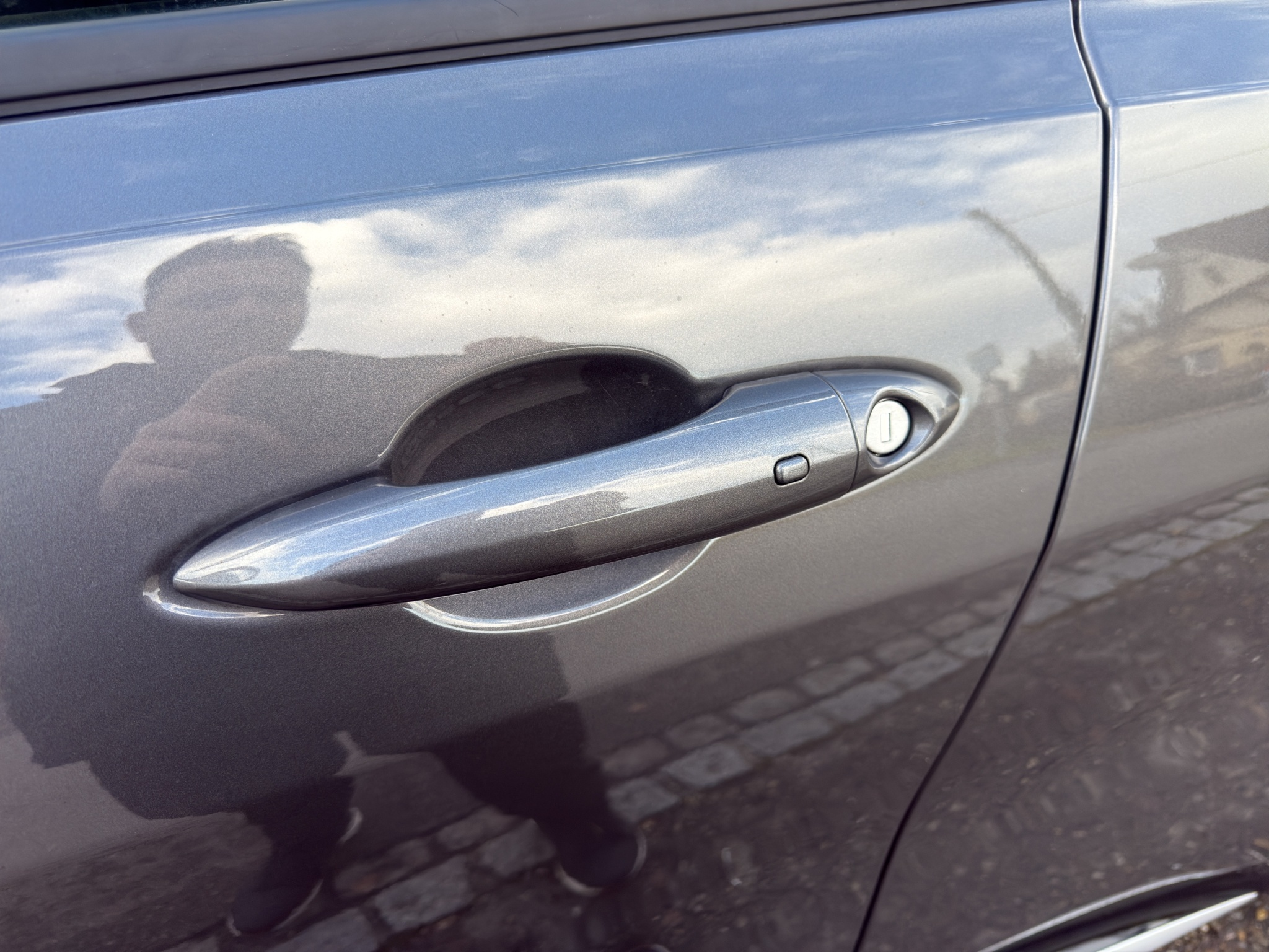 listing desktop thumbnail image 21