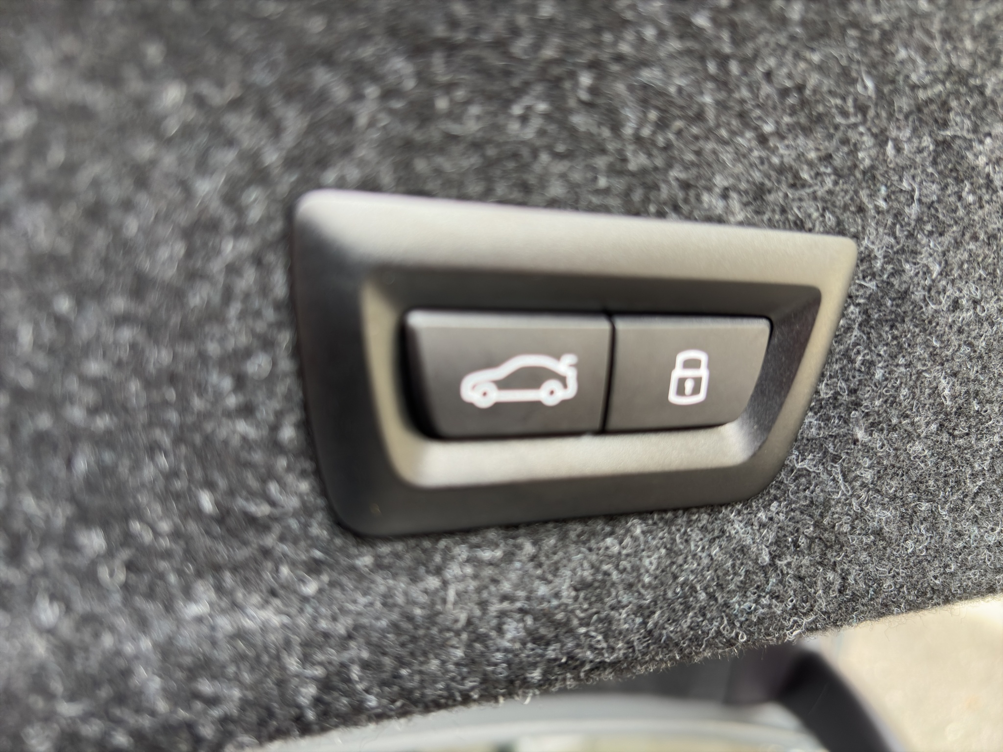 listing desktop thumbnail image 16