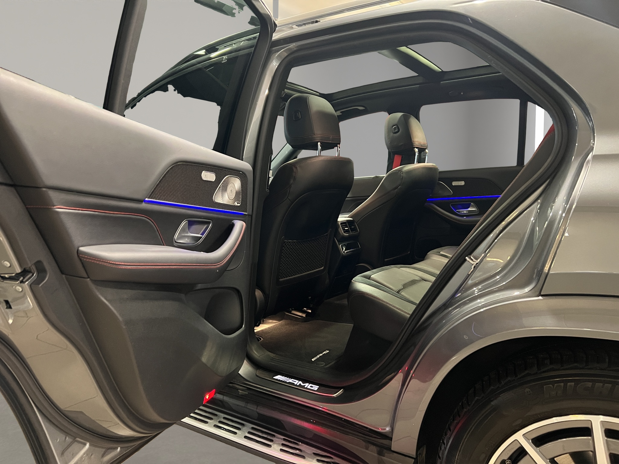 listing desktop thumbnail image 12