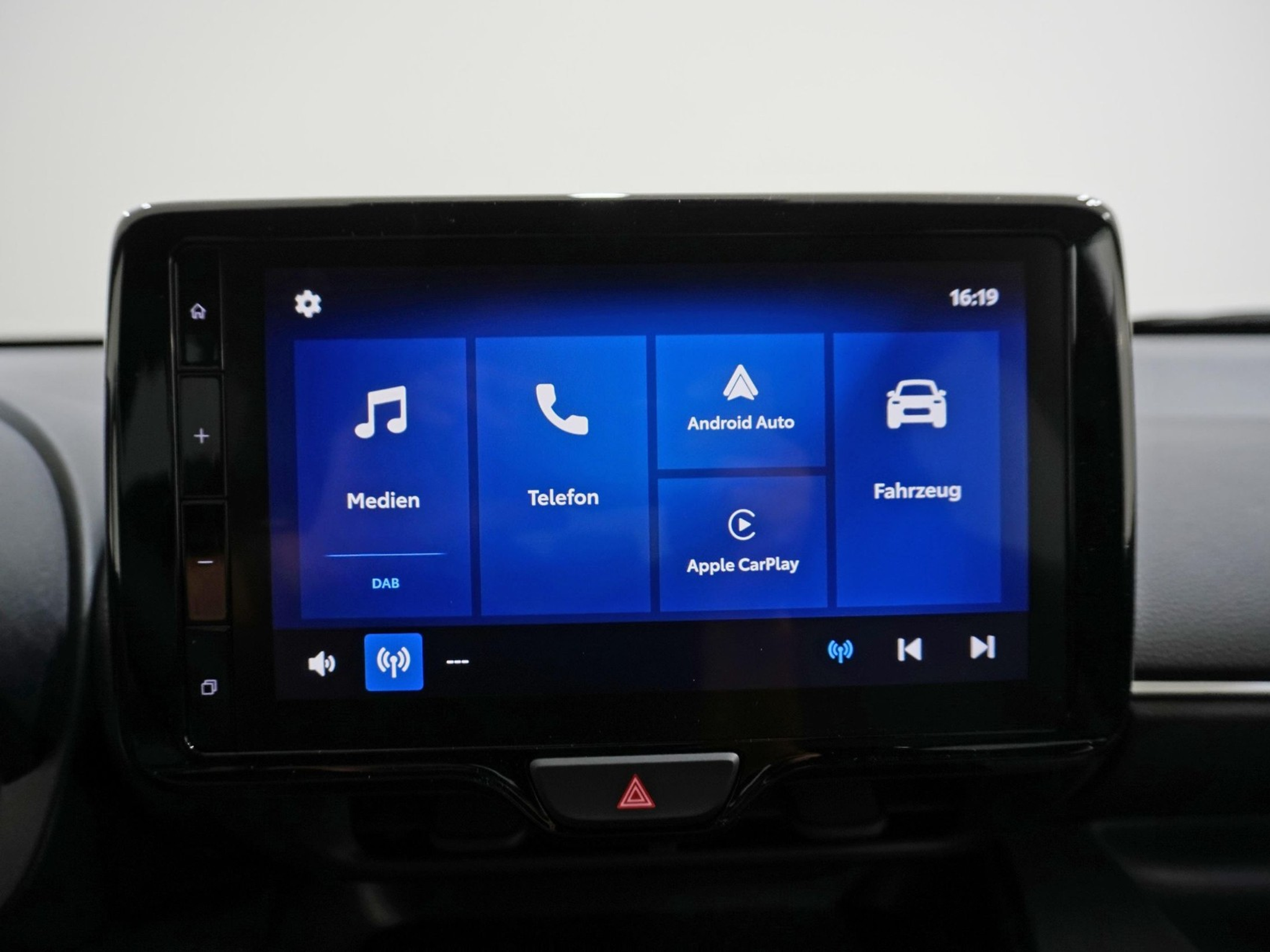 listing desktop thumbnail image 11