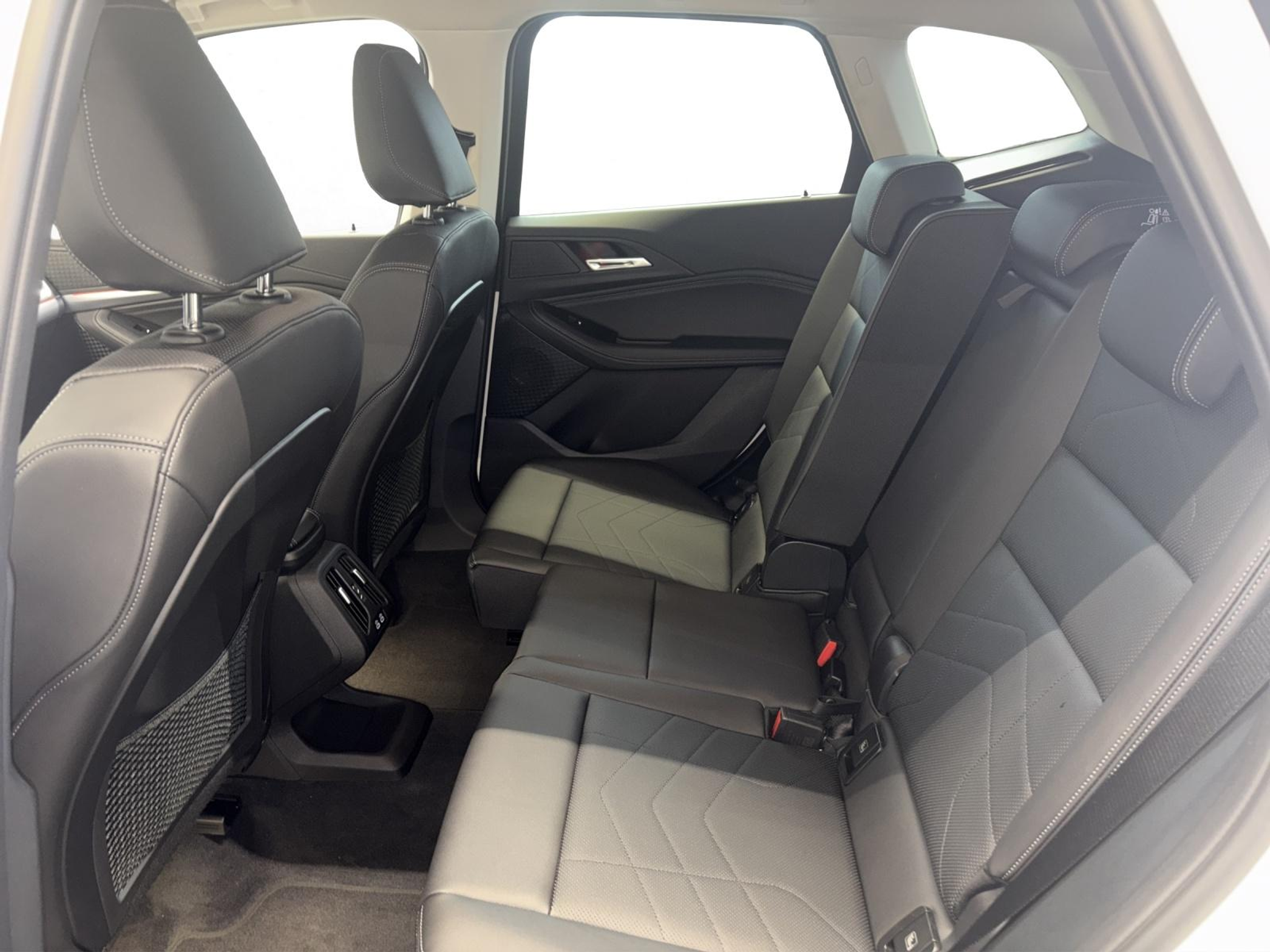 listing desktop thumbnail image 13