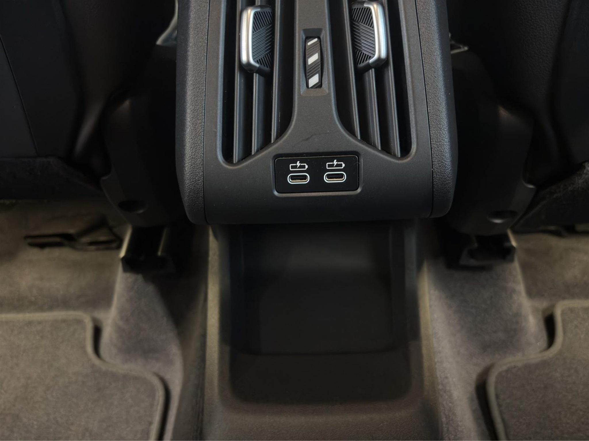 listing desktop thumbnail image 17