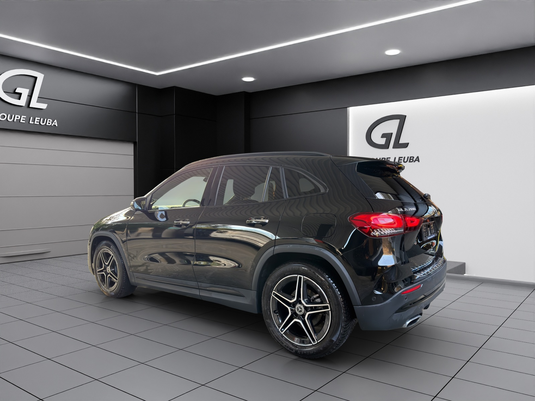 listing desktop thumbnail image 3