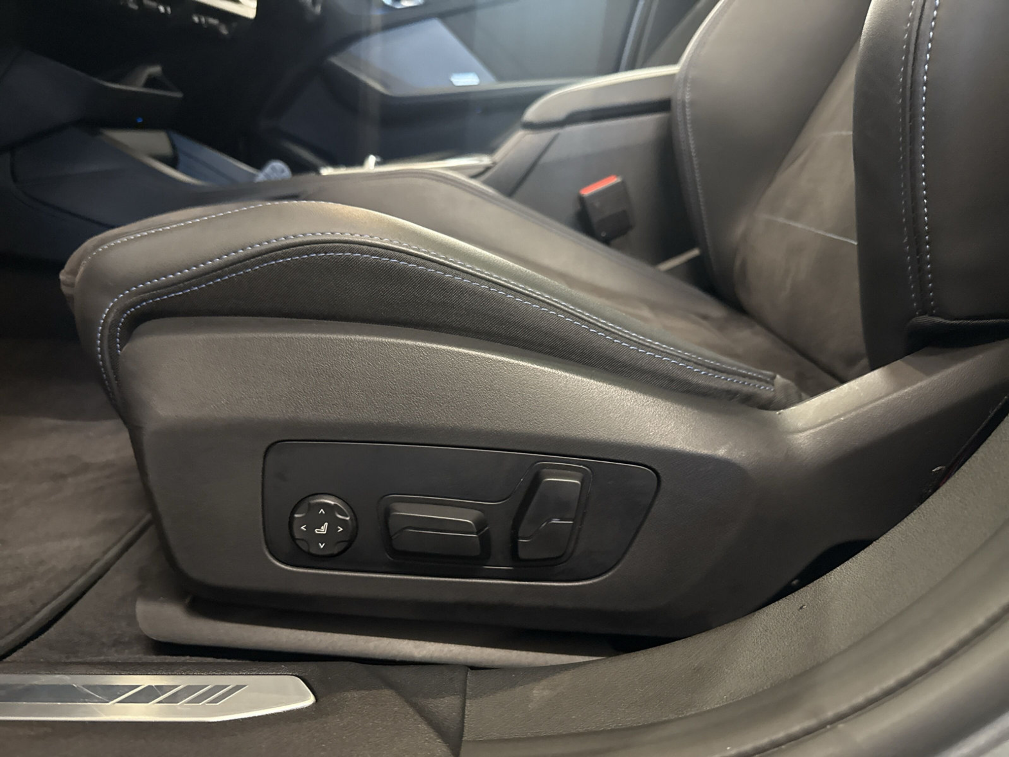 listing desktop thumbnail image 18