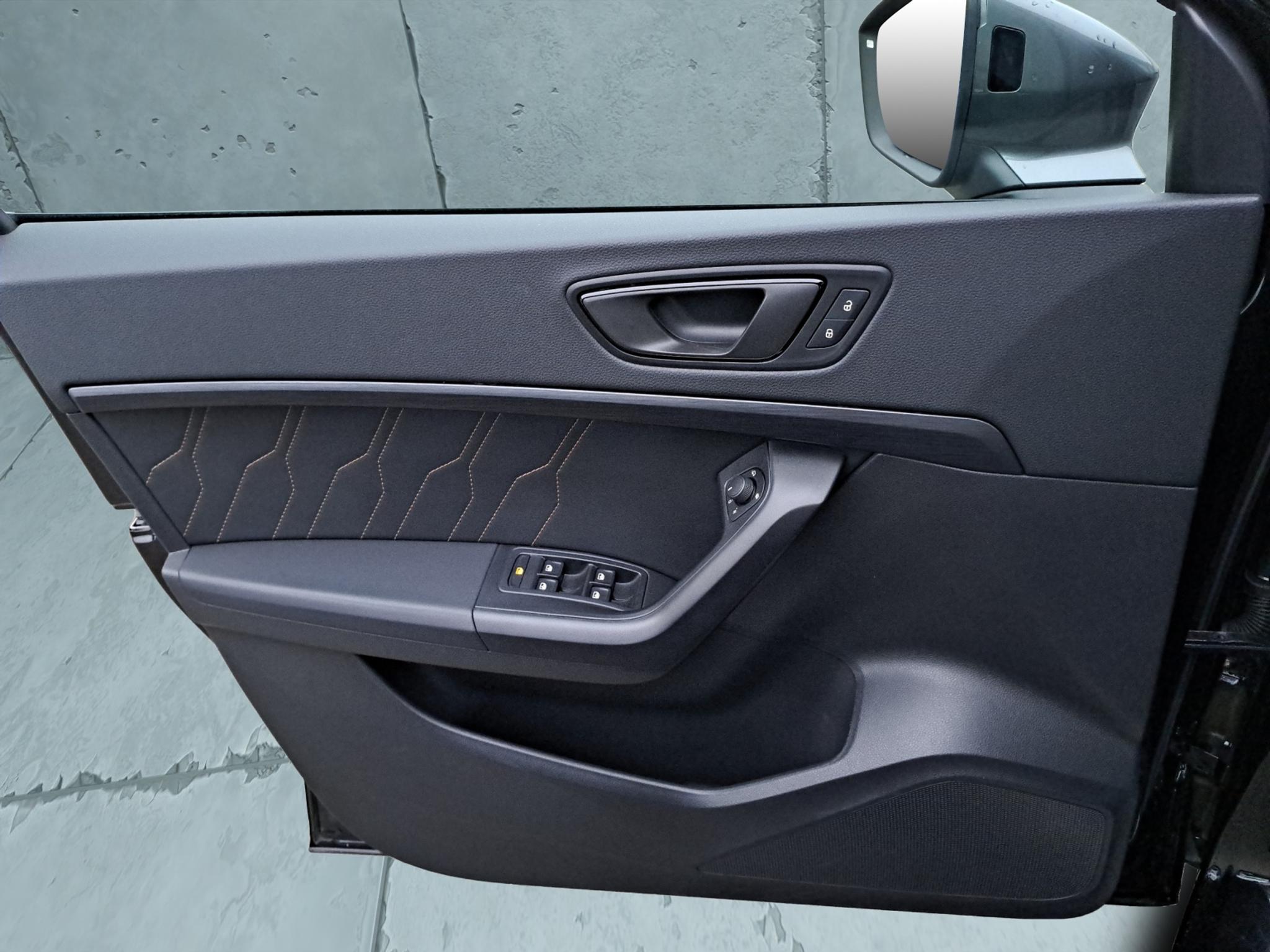 listing desktop thumbnail image 14