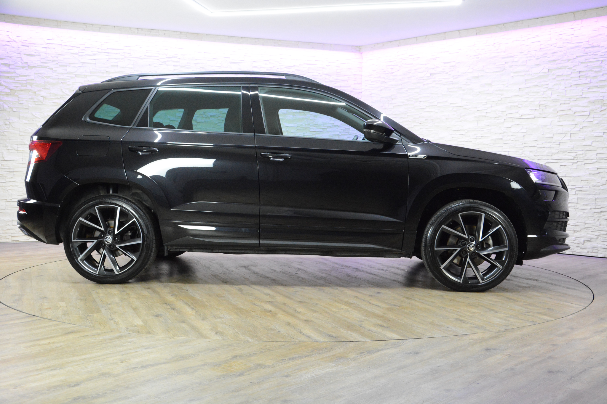 listing desktop thumbnail image 3