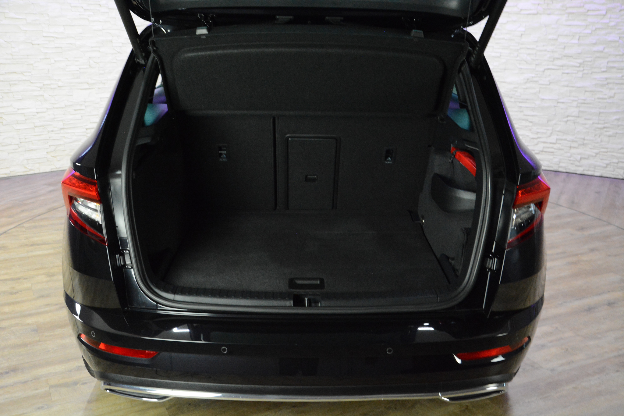 listing desktop thumbnail image 17