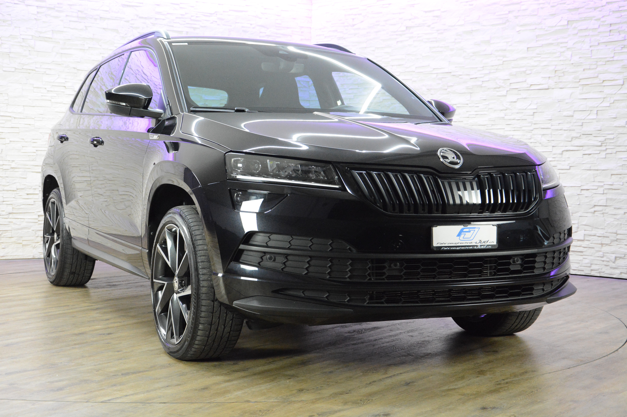 listing desktop thumbnail image 1