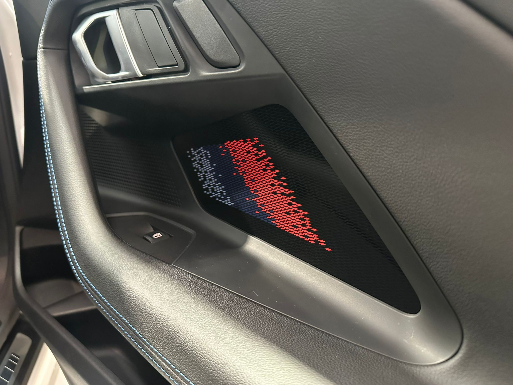 listing desktop thumbnail image 11