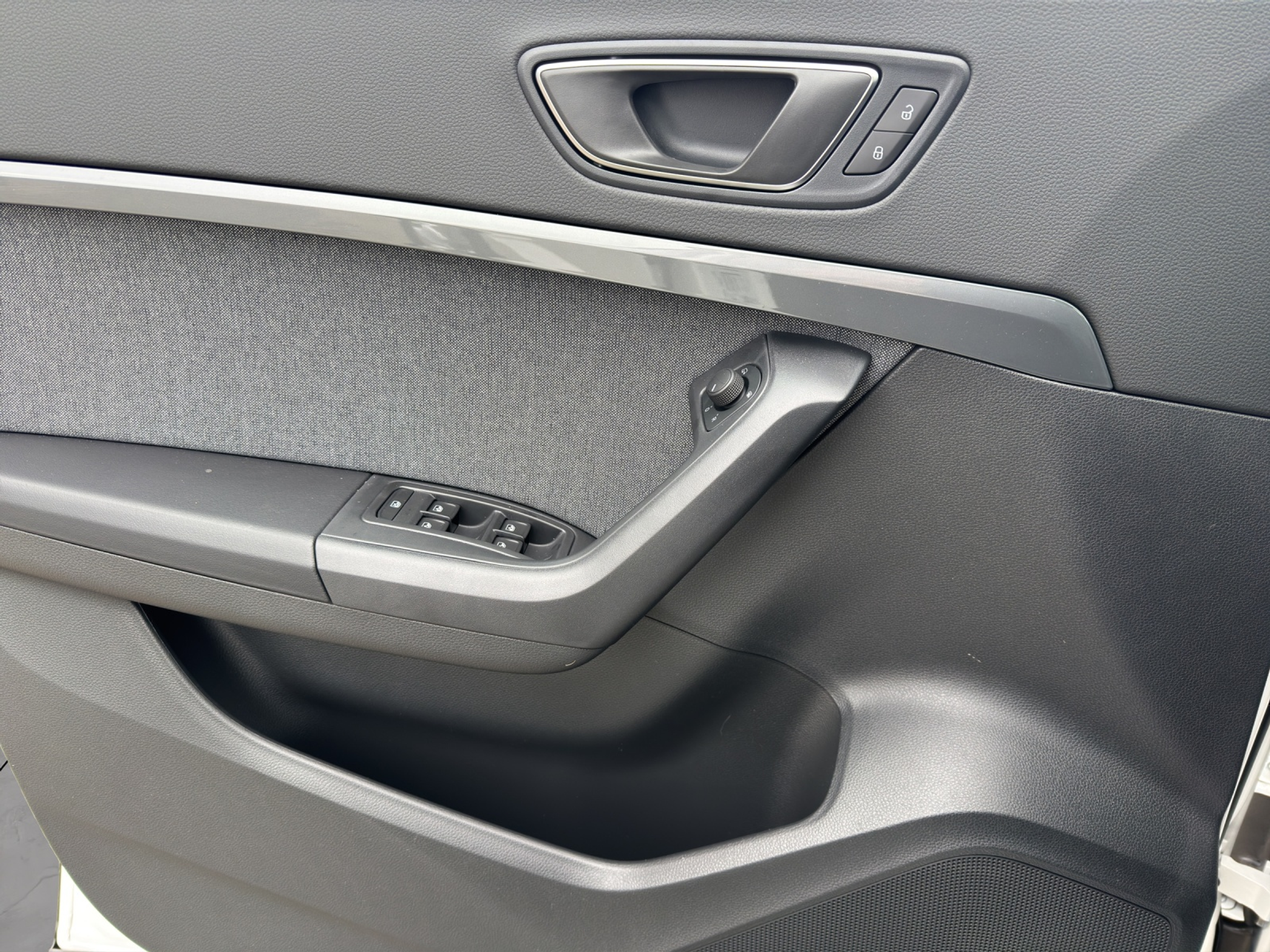 listing desktop thumbnail image 7