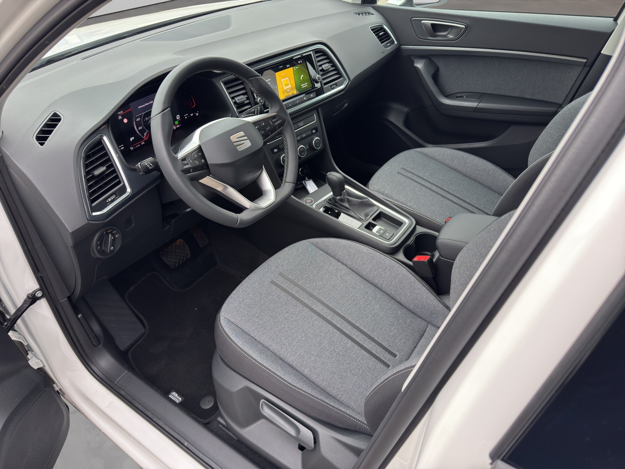 listing desktop thumbnail image 4