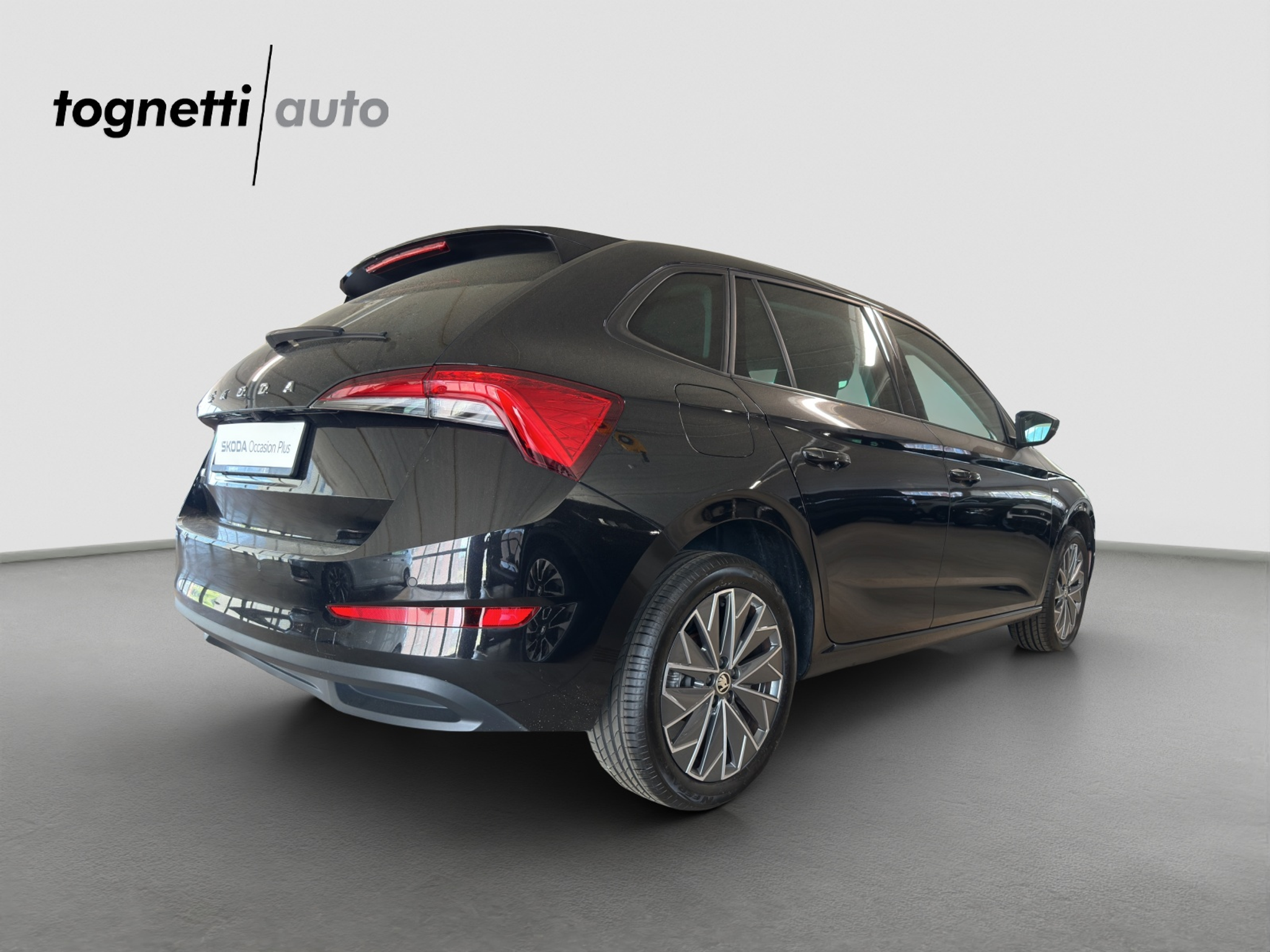 listing desktop thumbnail image 3