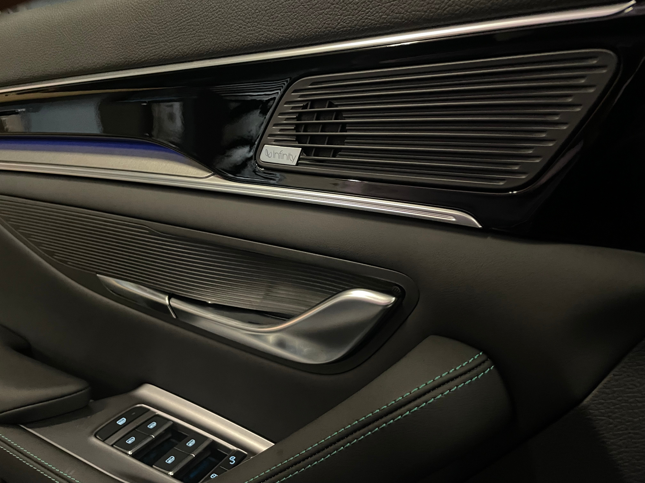 listing desktop thumbnail image 29