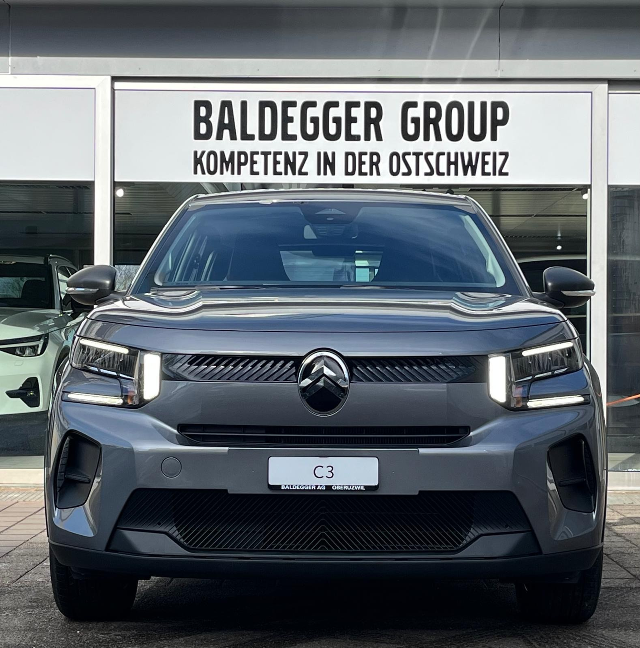 listing desktop thumbnail image 5