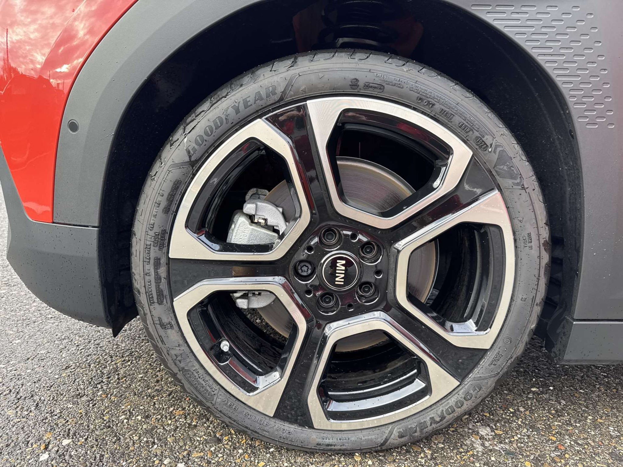 listing desktop thumbnail image 7