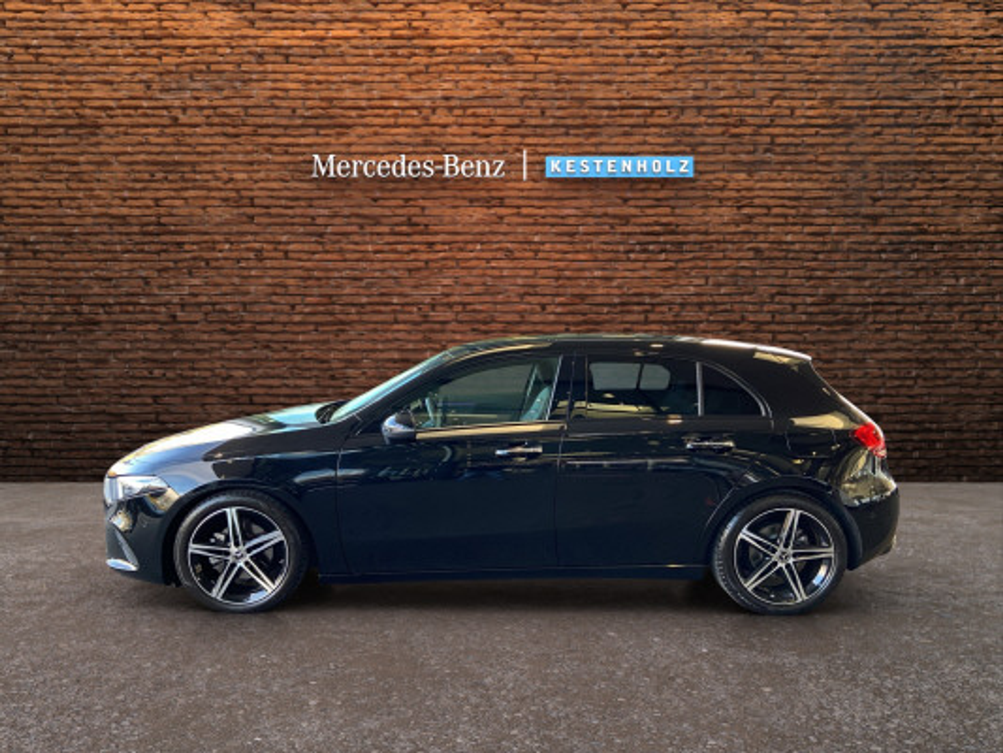 listing desktop thumbnail image 3