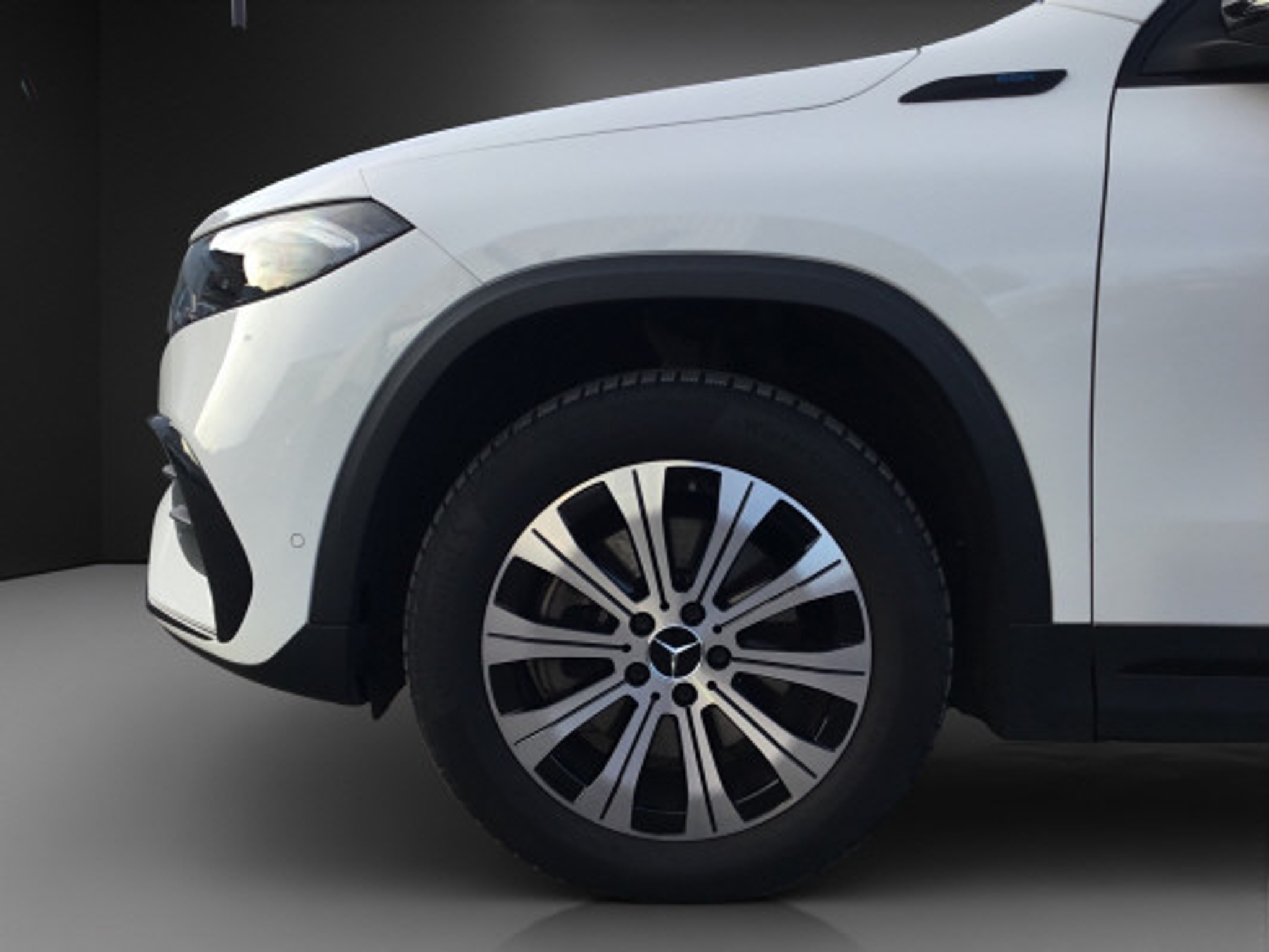 listing desktop thumbnail image 12