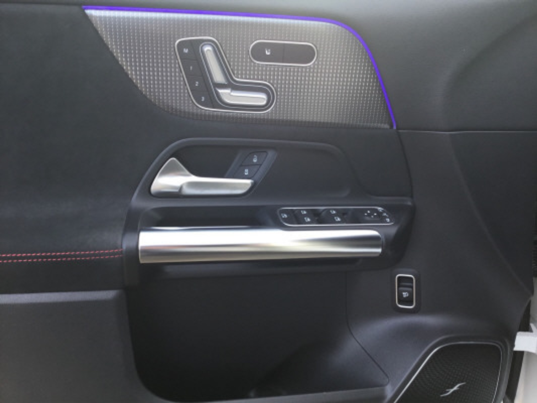 listing desktop thumbnail image 9