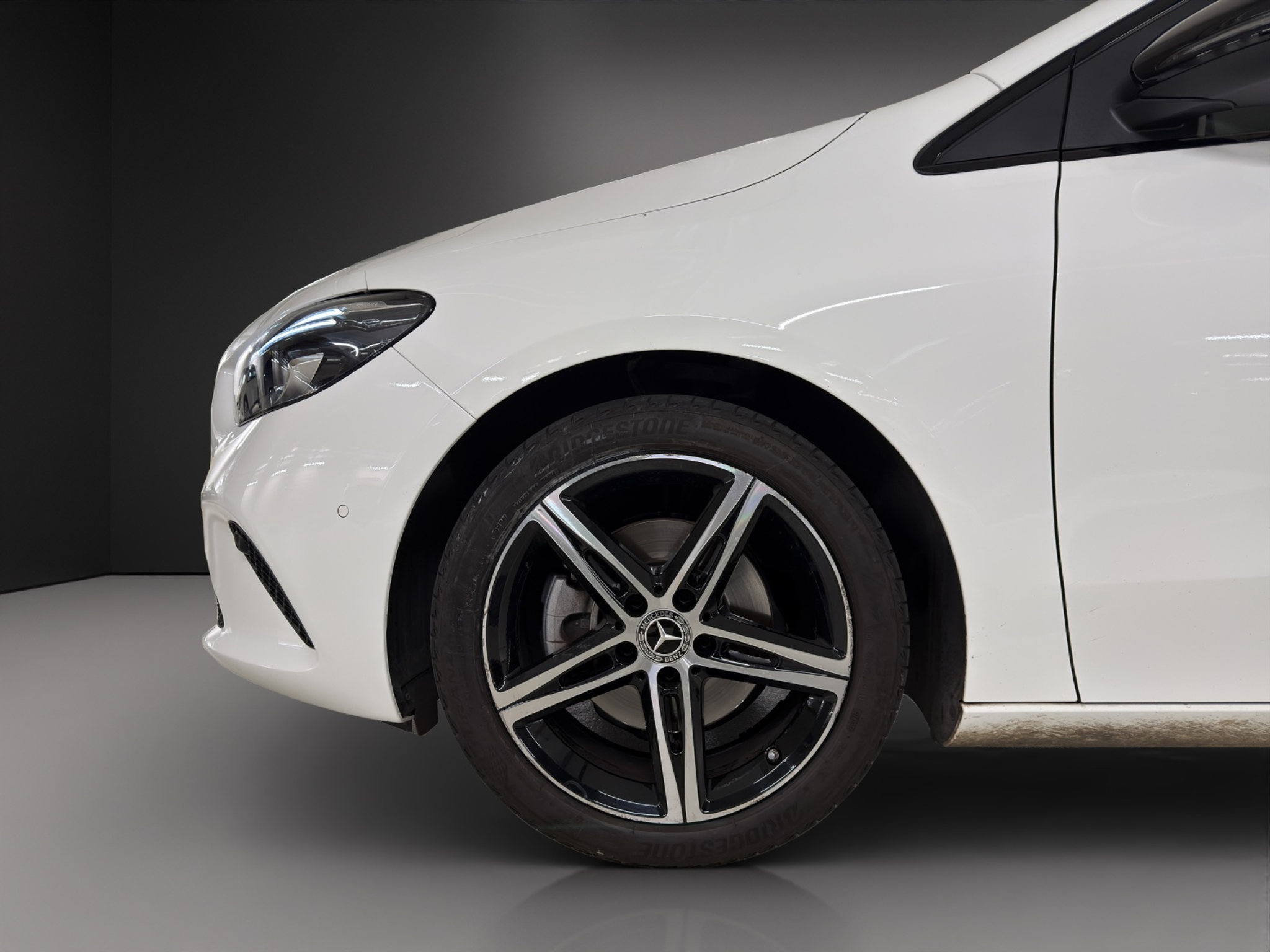 listing desktop thumbnail image 16