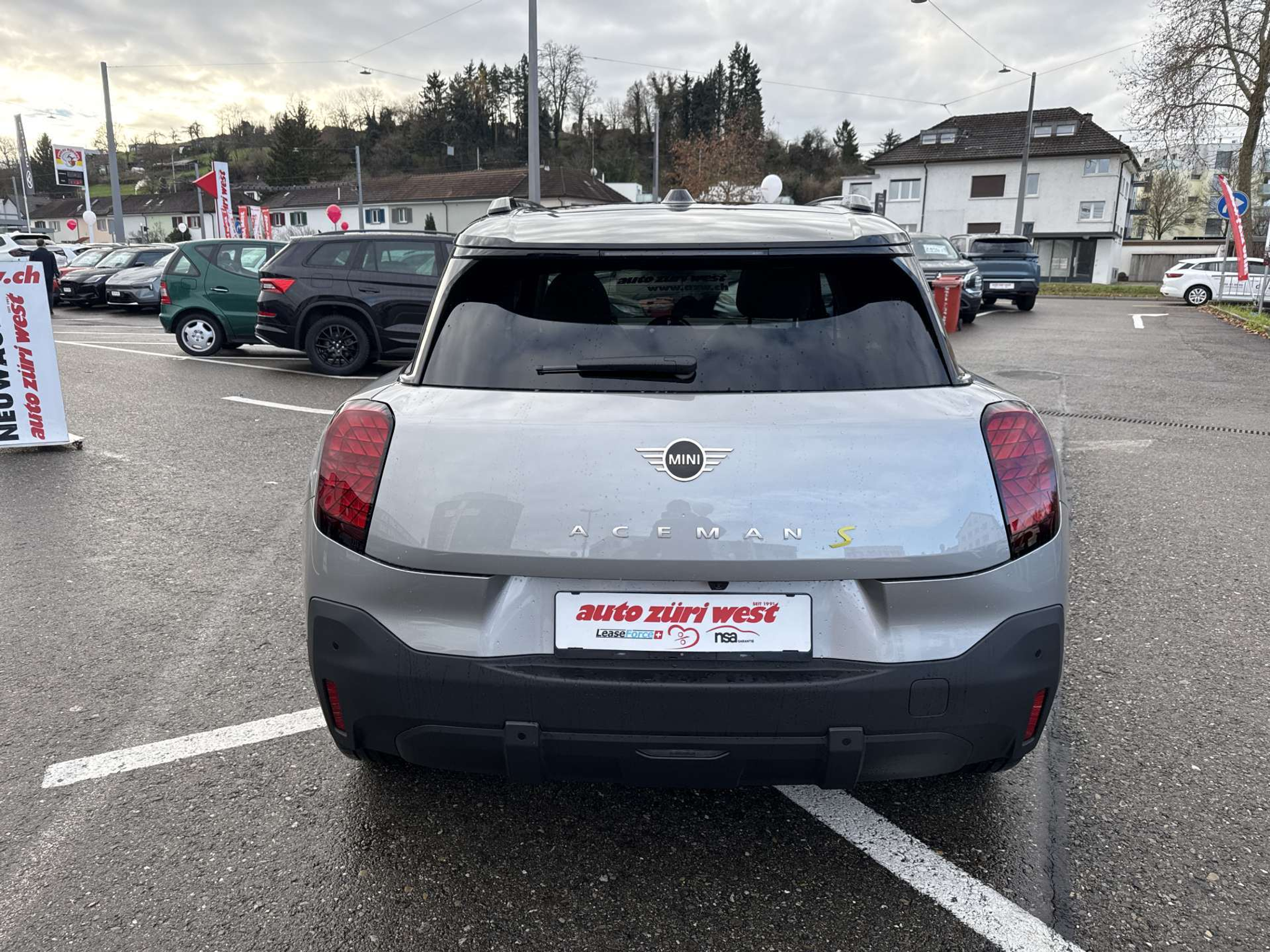 listing desktop thumbnail image 14