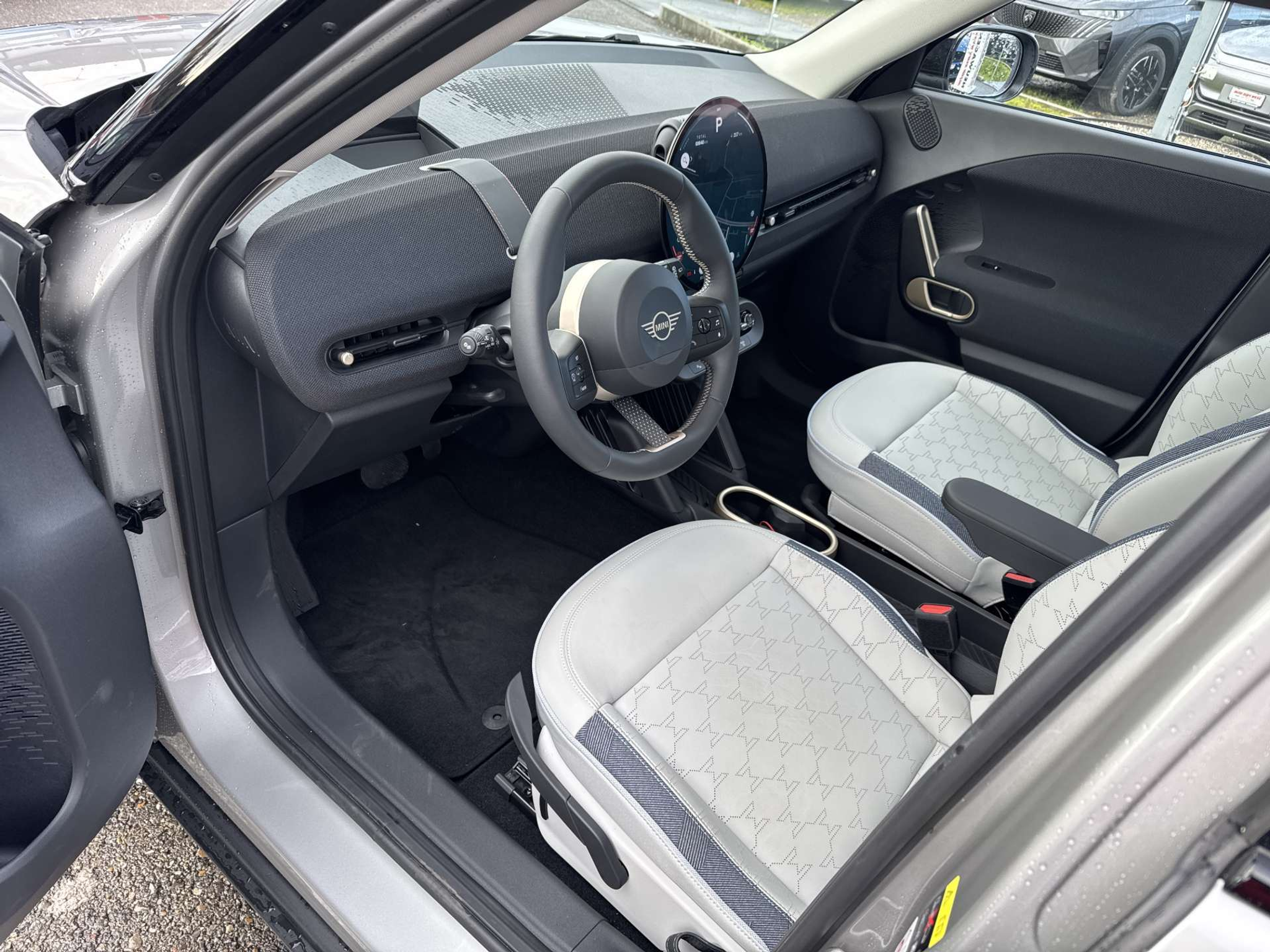 listing desktop thumbnail image 5