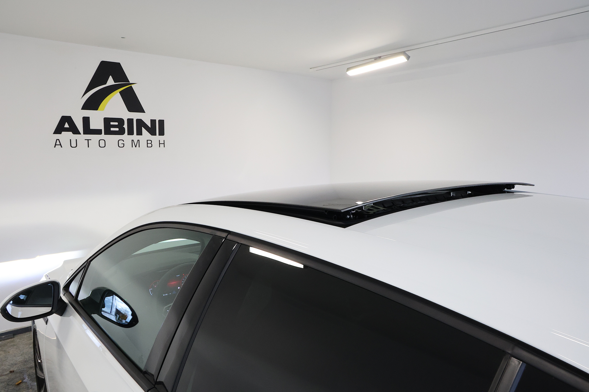 listing desktop thumbnail image 4