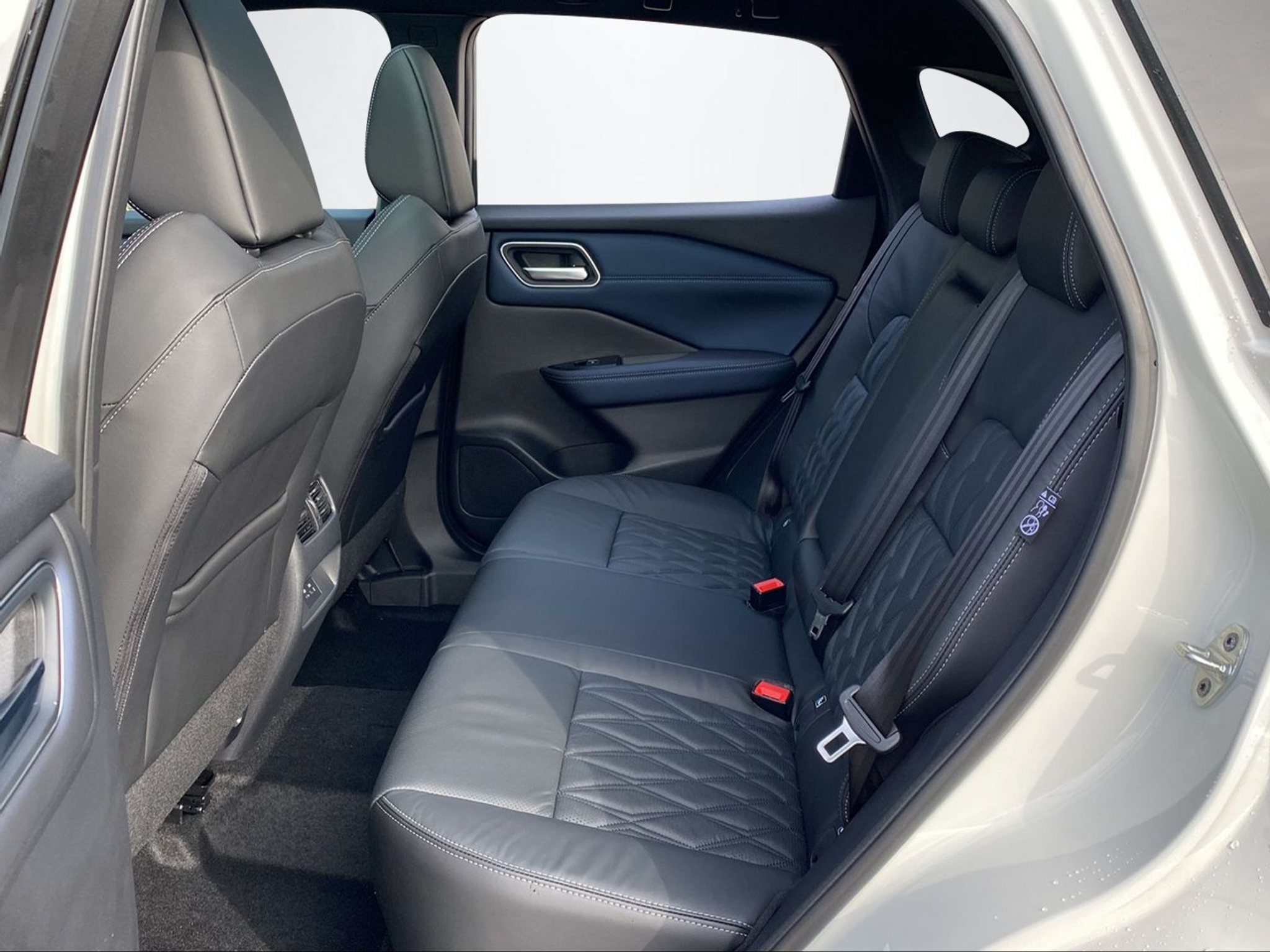 listing desktop thumbnail image 10