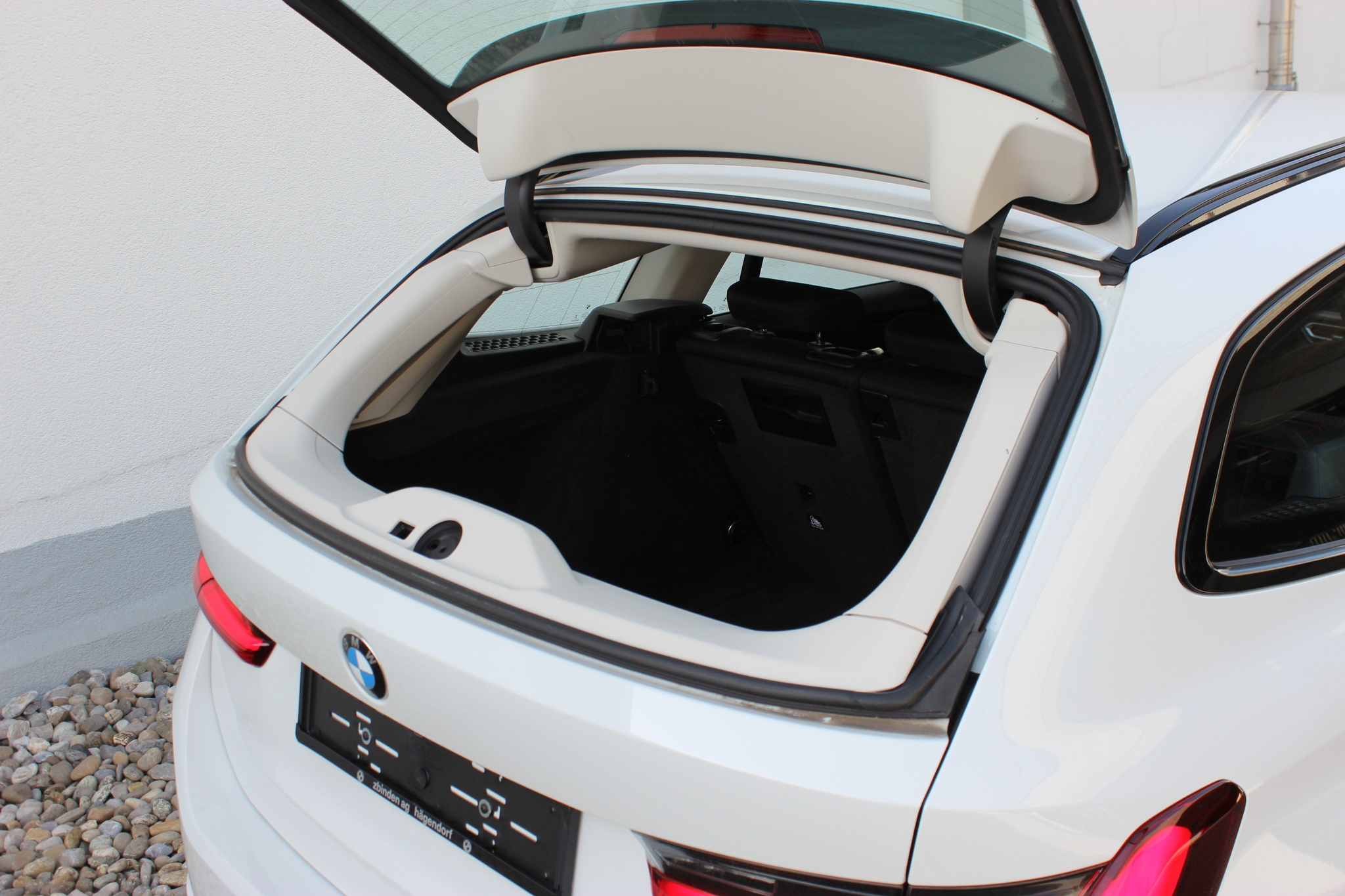 listing desktop thumbnail image 8