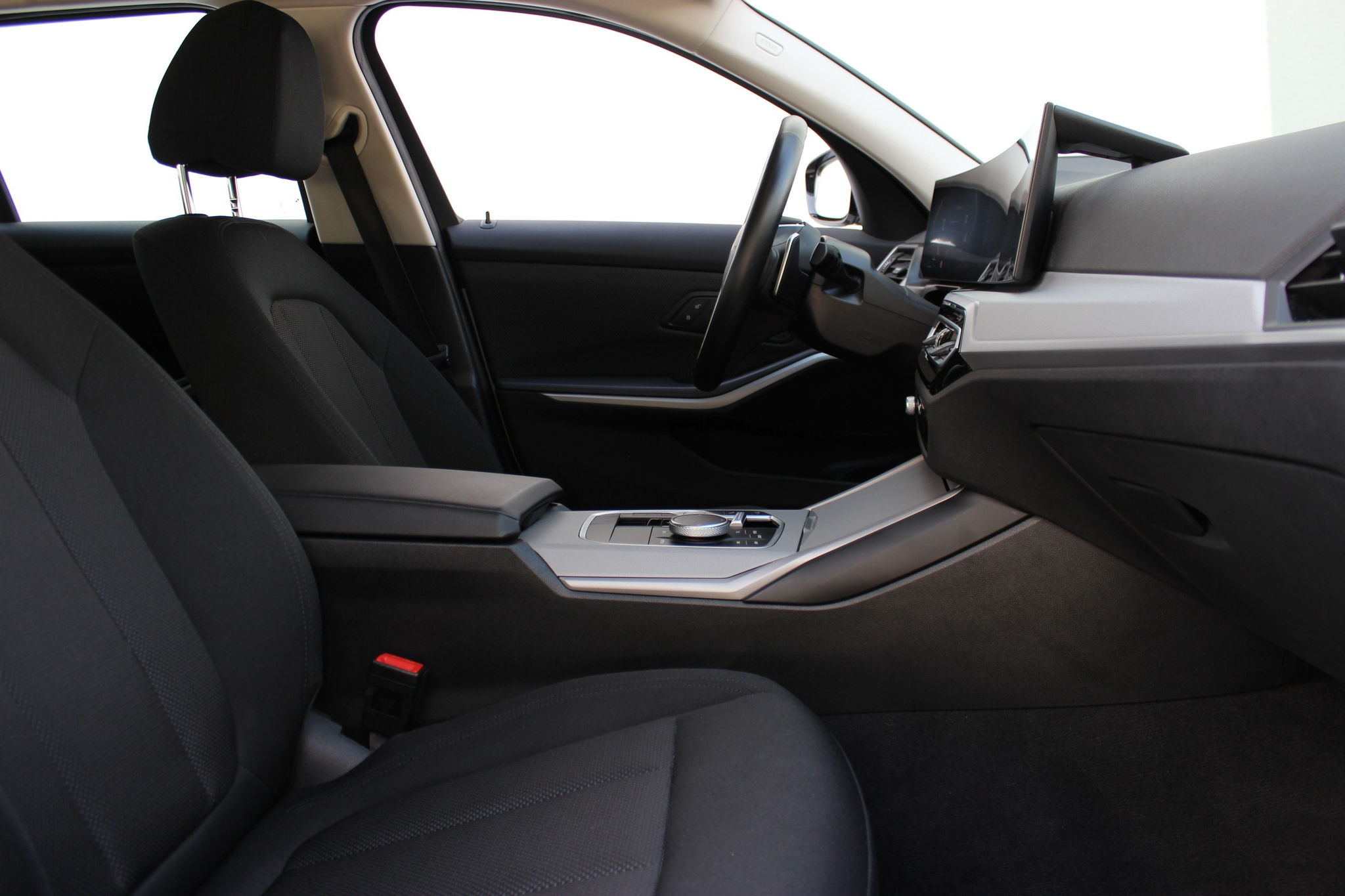 listing desktop thumbnail image 3