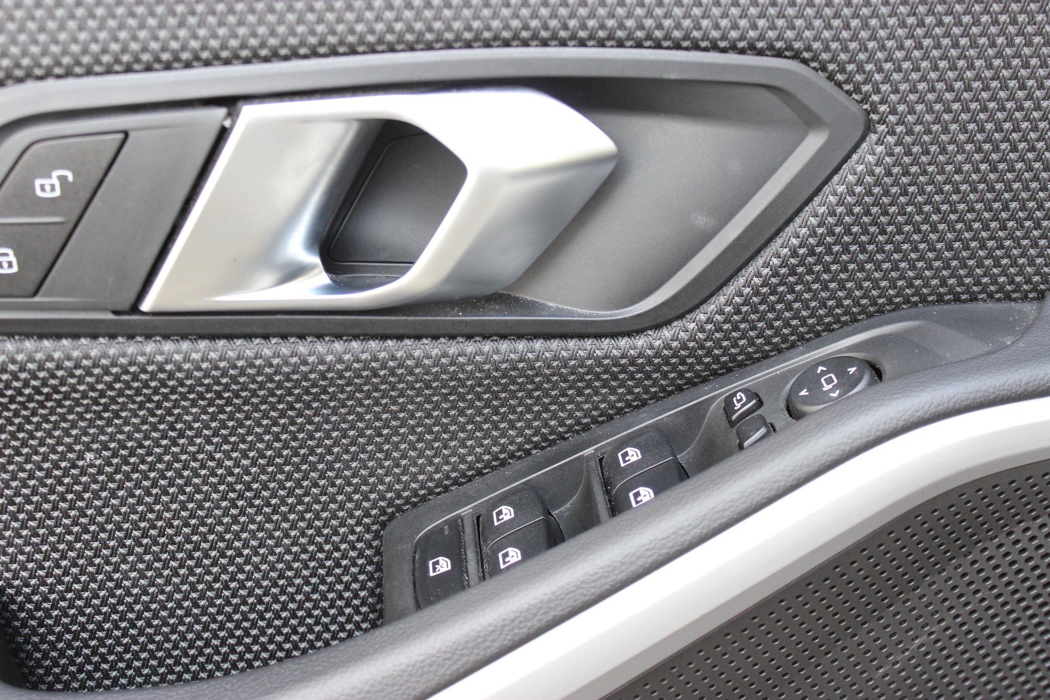 listing desktop thumbnail image 11